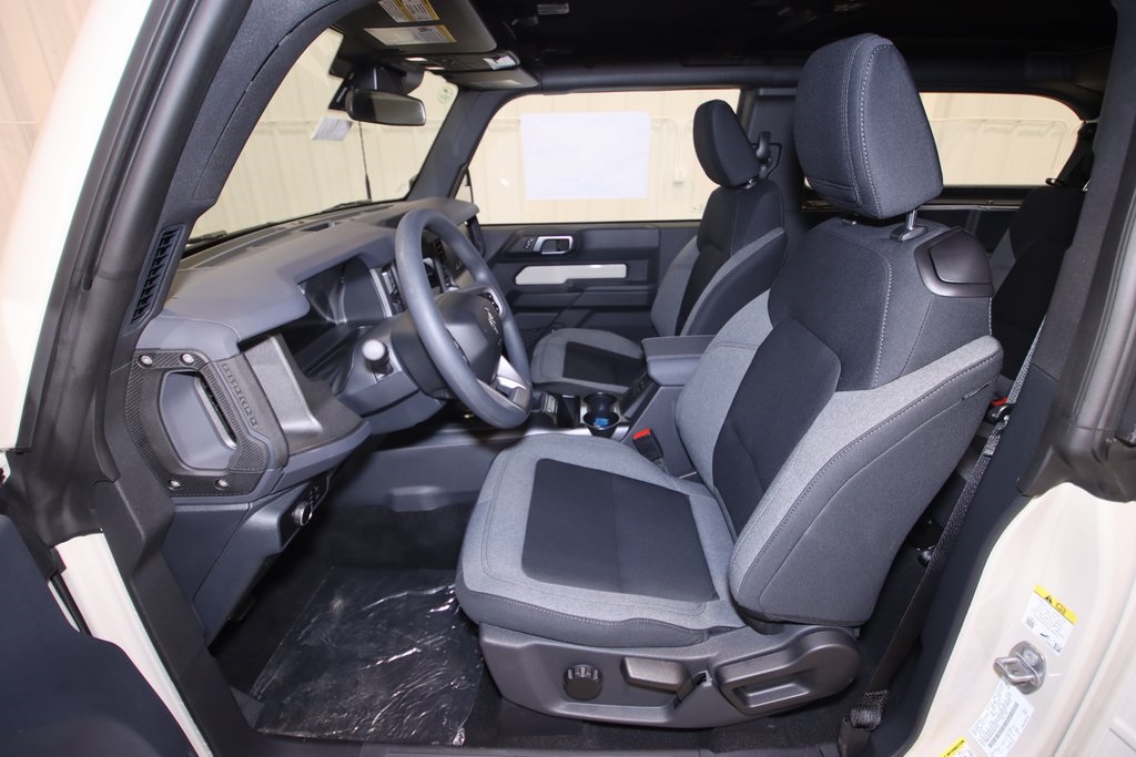 2025 Ford Bronco Base photo 9