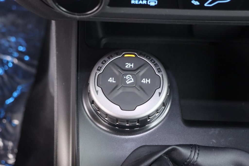 2025 Ford Bronco Base photo 20