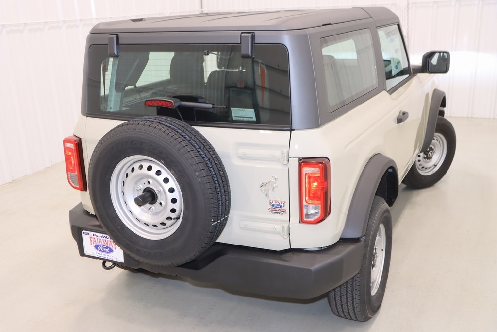 2025 Ford Bronco Base photo 26