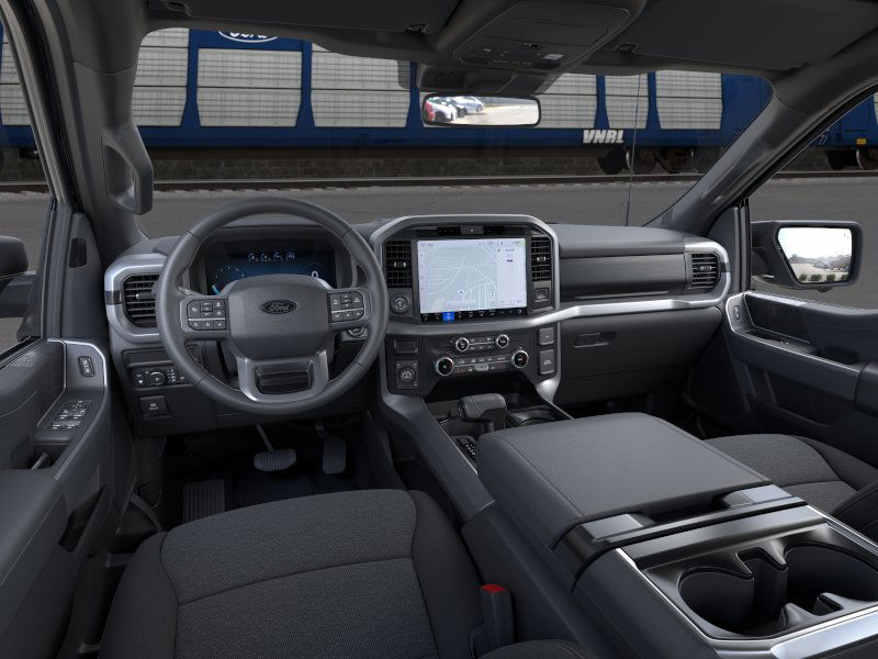 2025 Ford F-150 XLT photo 4