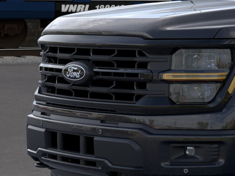 2025 Ford F-150 XLT photo 12