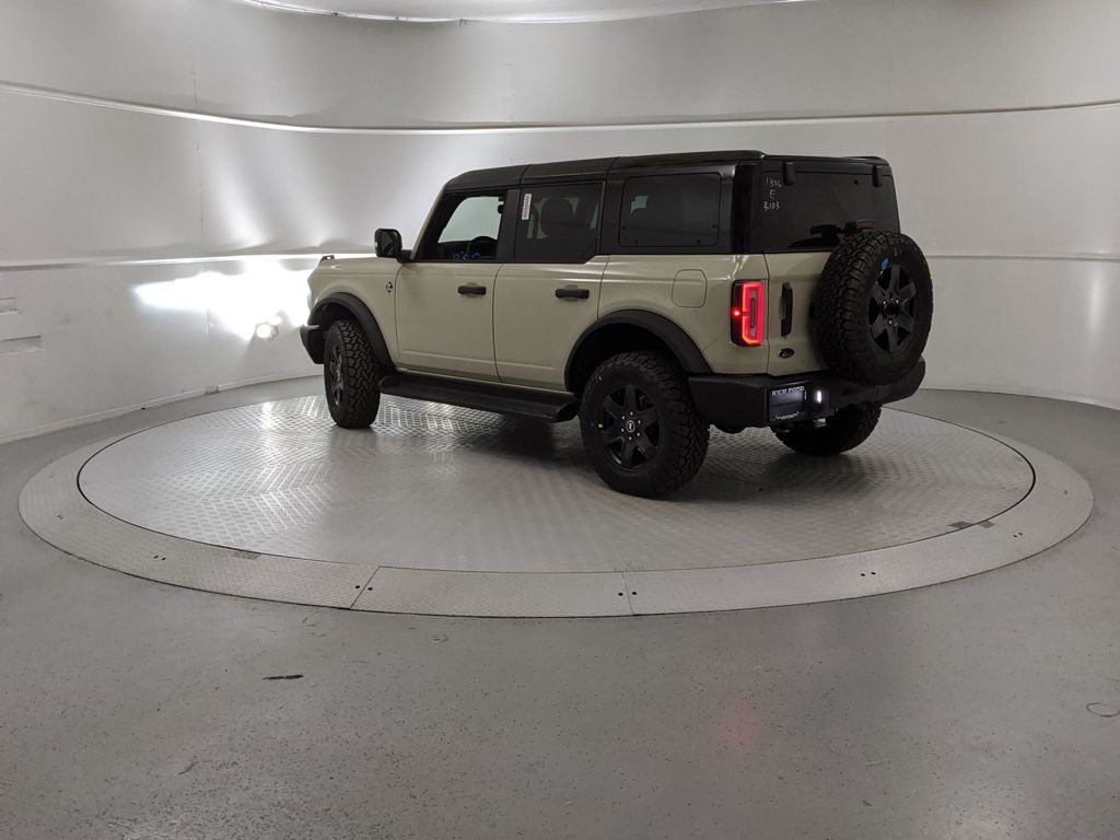 2025 Ford Bronco Outer Banks photo 4