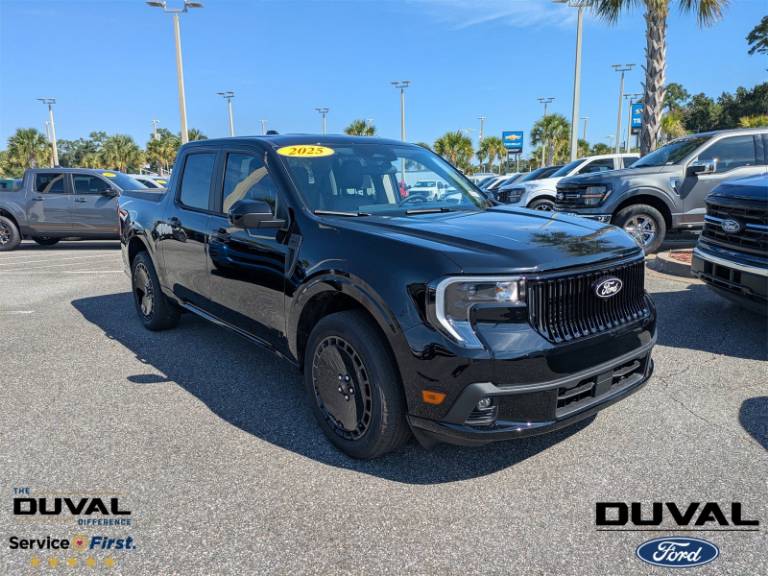 2025 Ford Maverick Lobo Standard