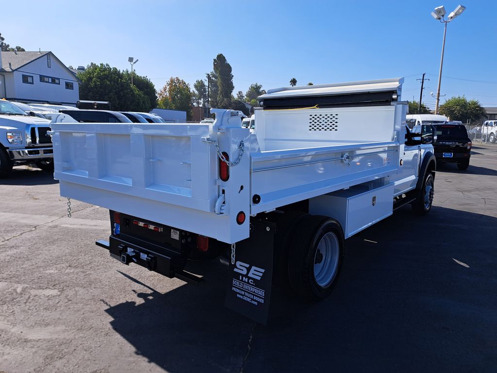 2025 Ford F-550 photo 3