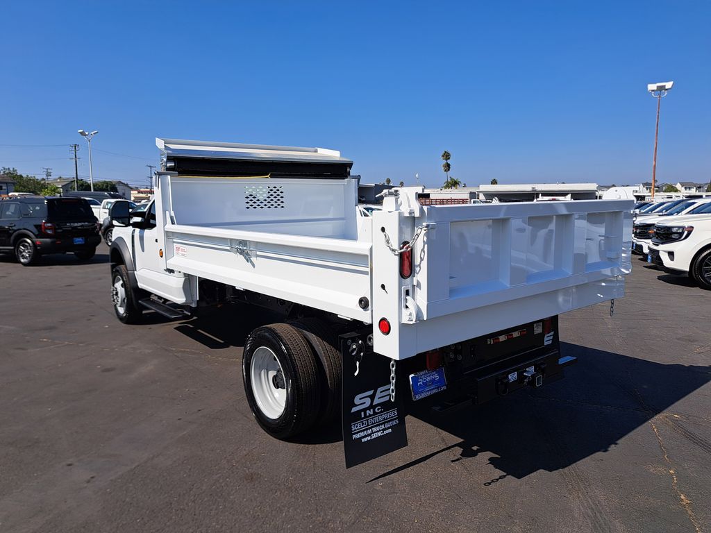 2025 Ford F-550 photo 4