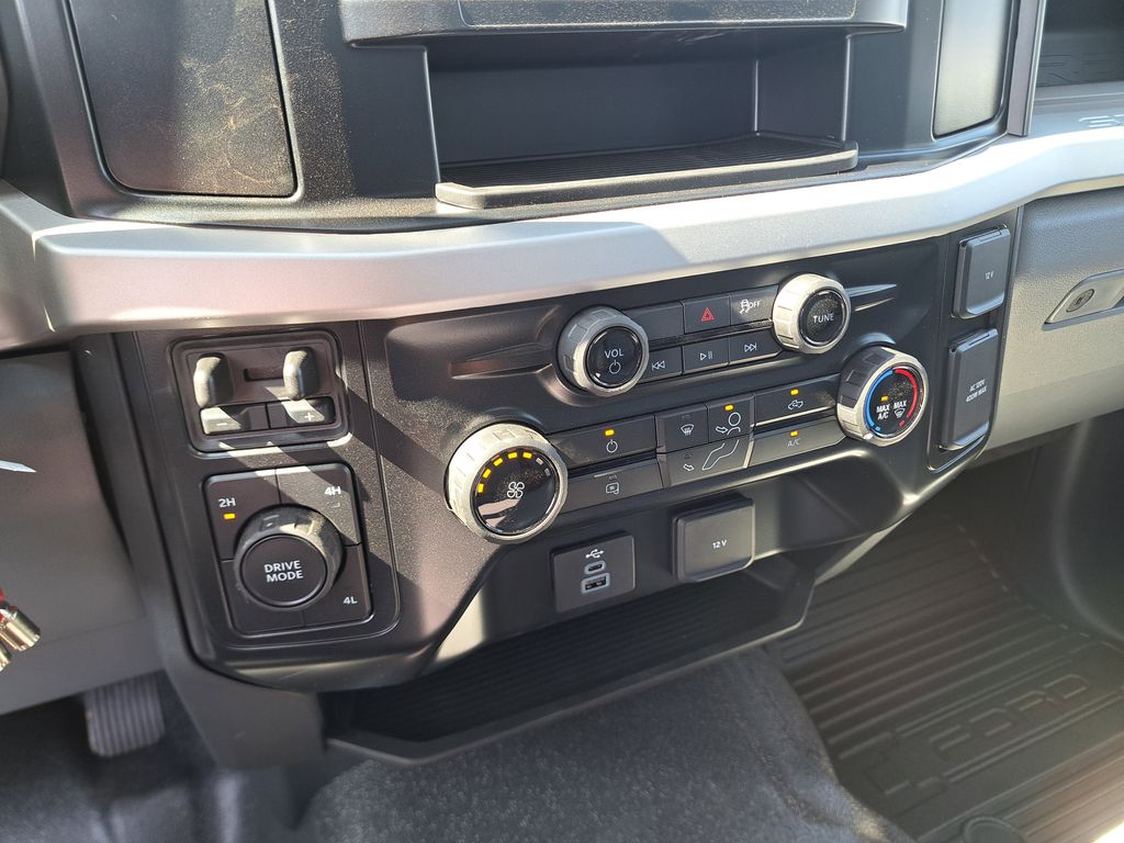 2025 Ford F-550 photo 22
