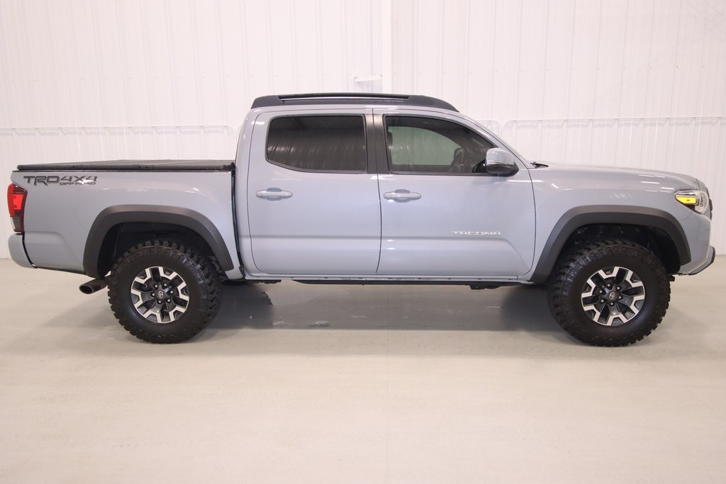 2019 Toyota Tacoma SR photo 2