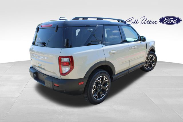 2025 Ford Bronco Sport Outer Banks photo 3