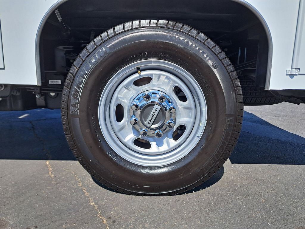 2026 Ford F-250 photo 8