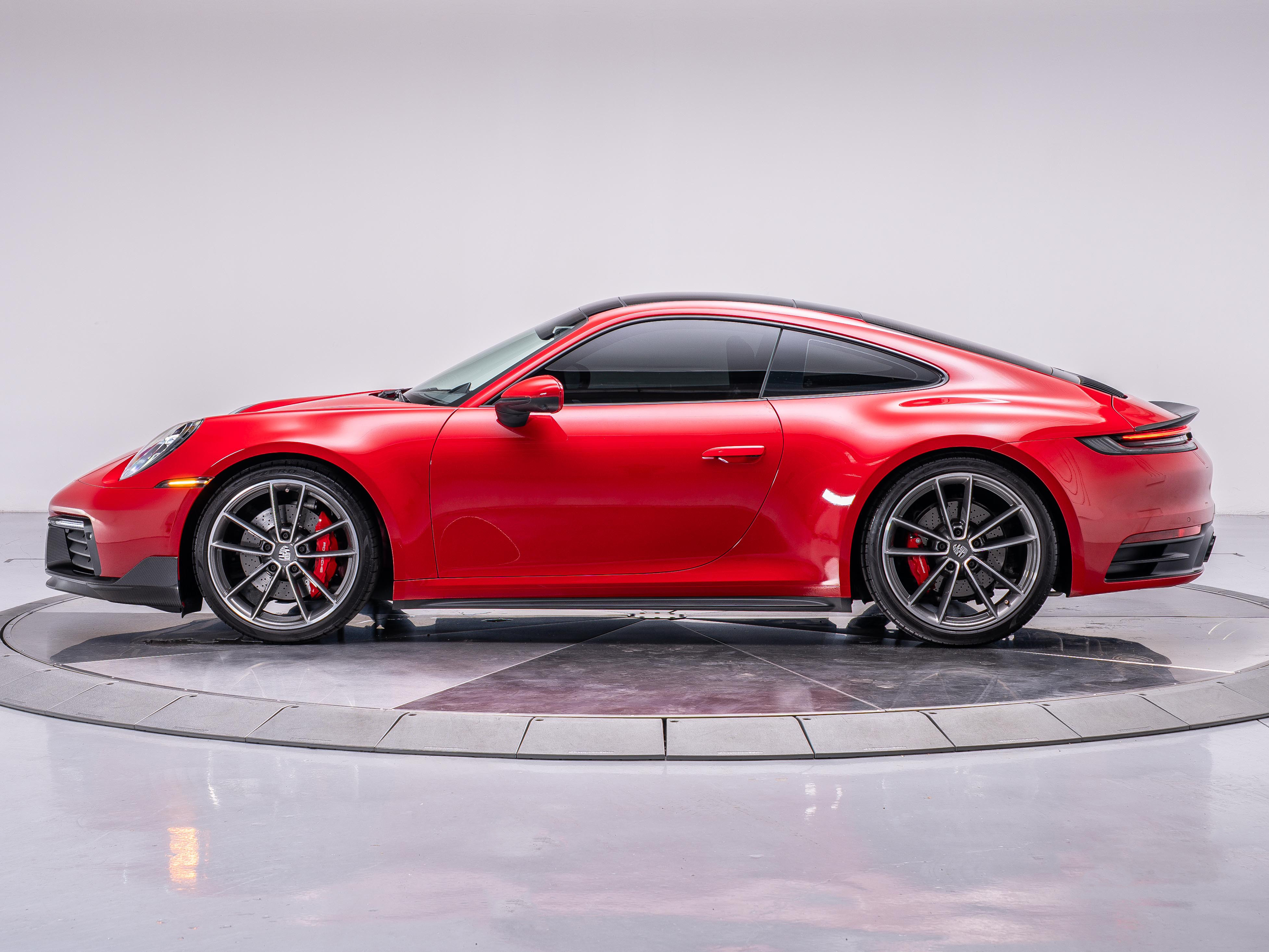 2024 Porsche 911 S photo 2