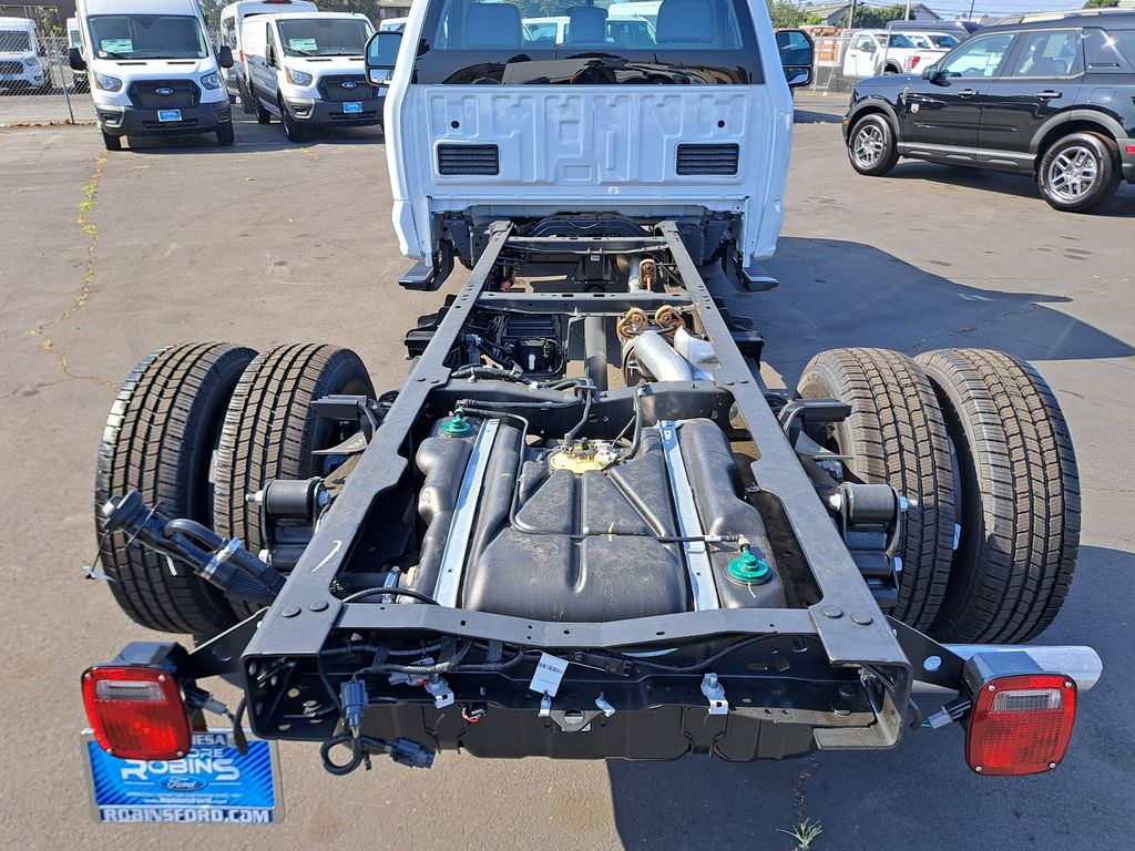 2026 Ford F-350 photo 4