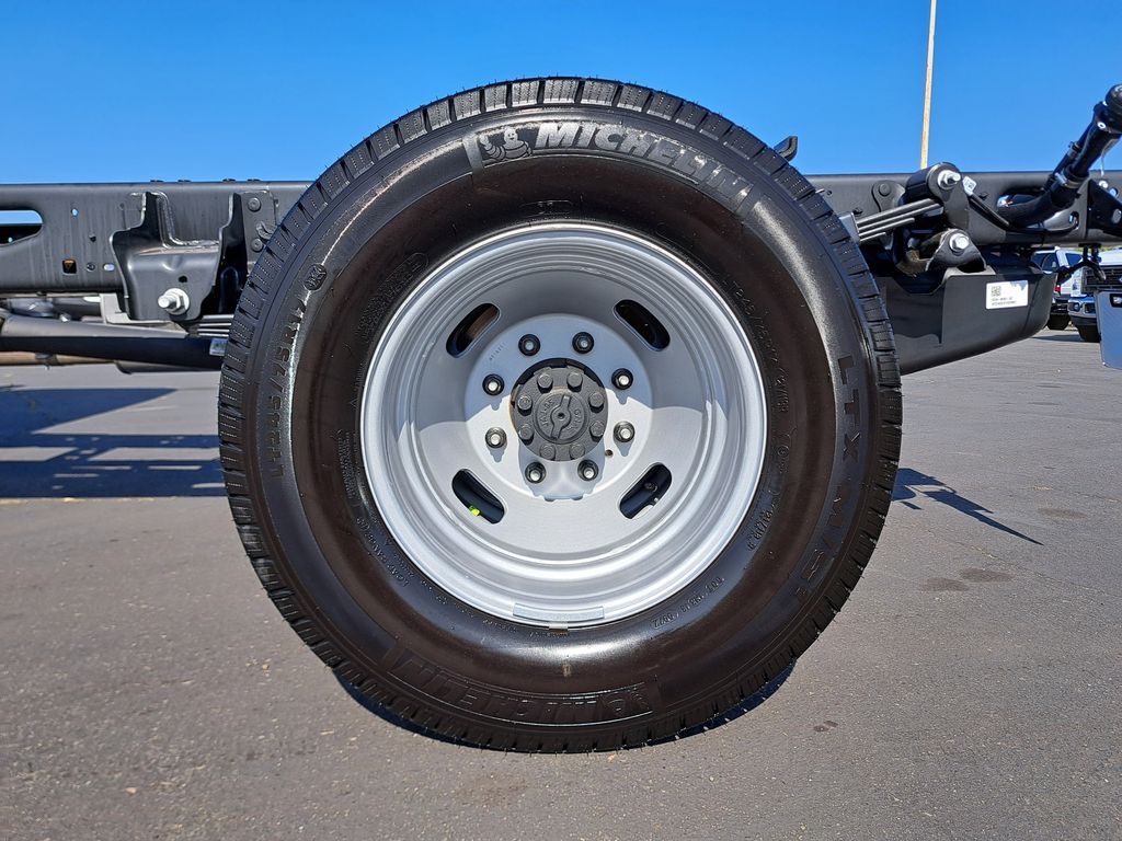 2026 Ford F-350 photo 5