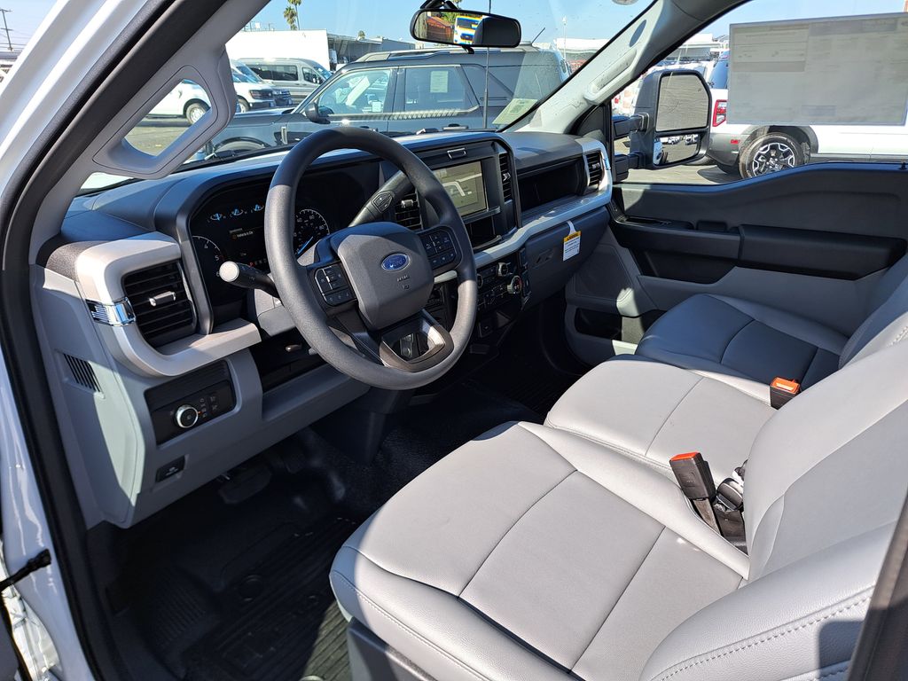2026 Ford F-350 photo 7
