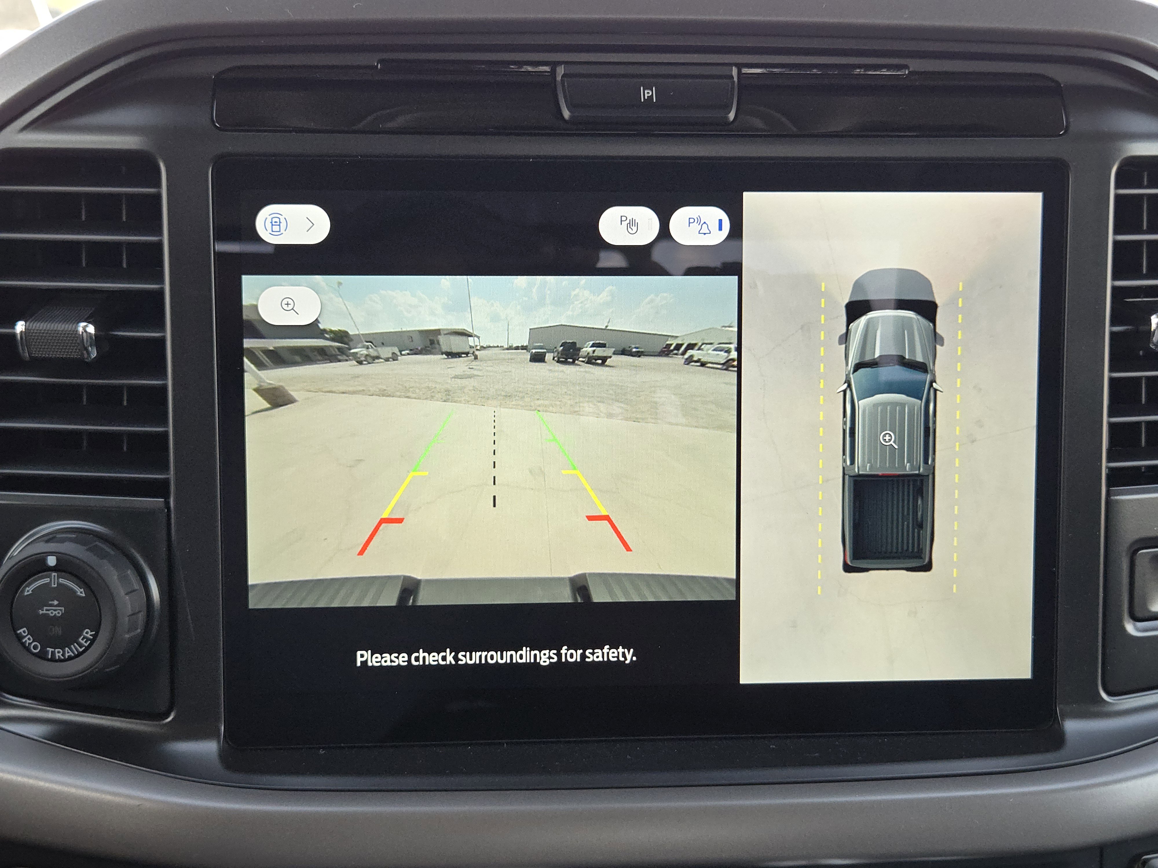 2025 Ford F-150 XLT photo 13