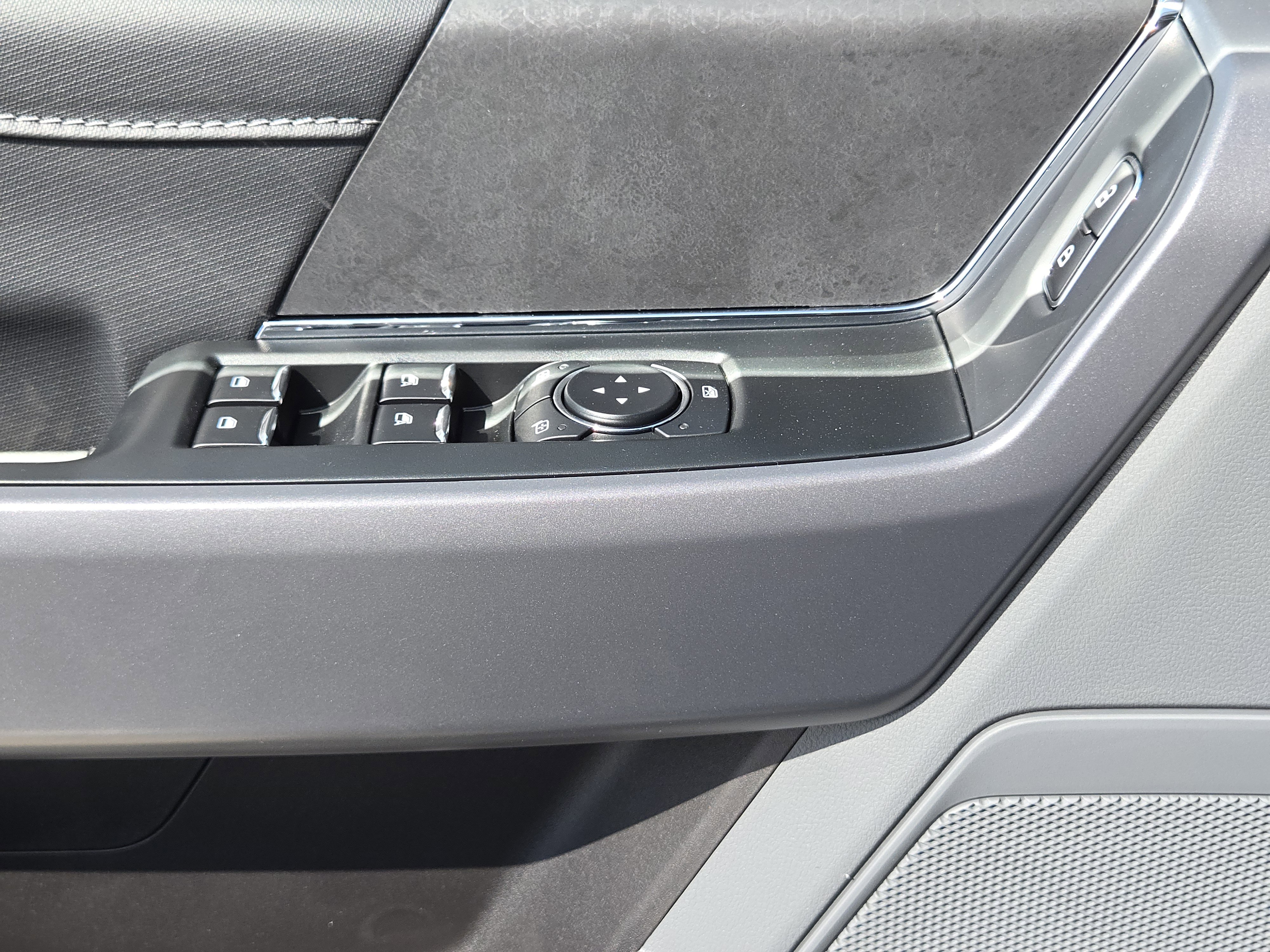 2025 Ford F-150 XLT photo 16