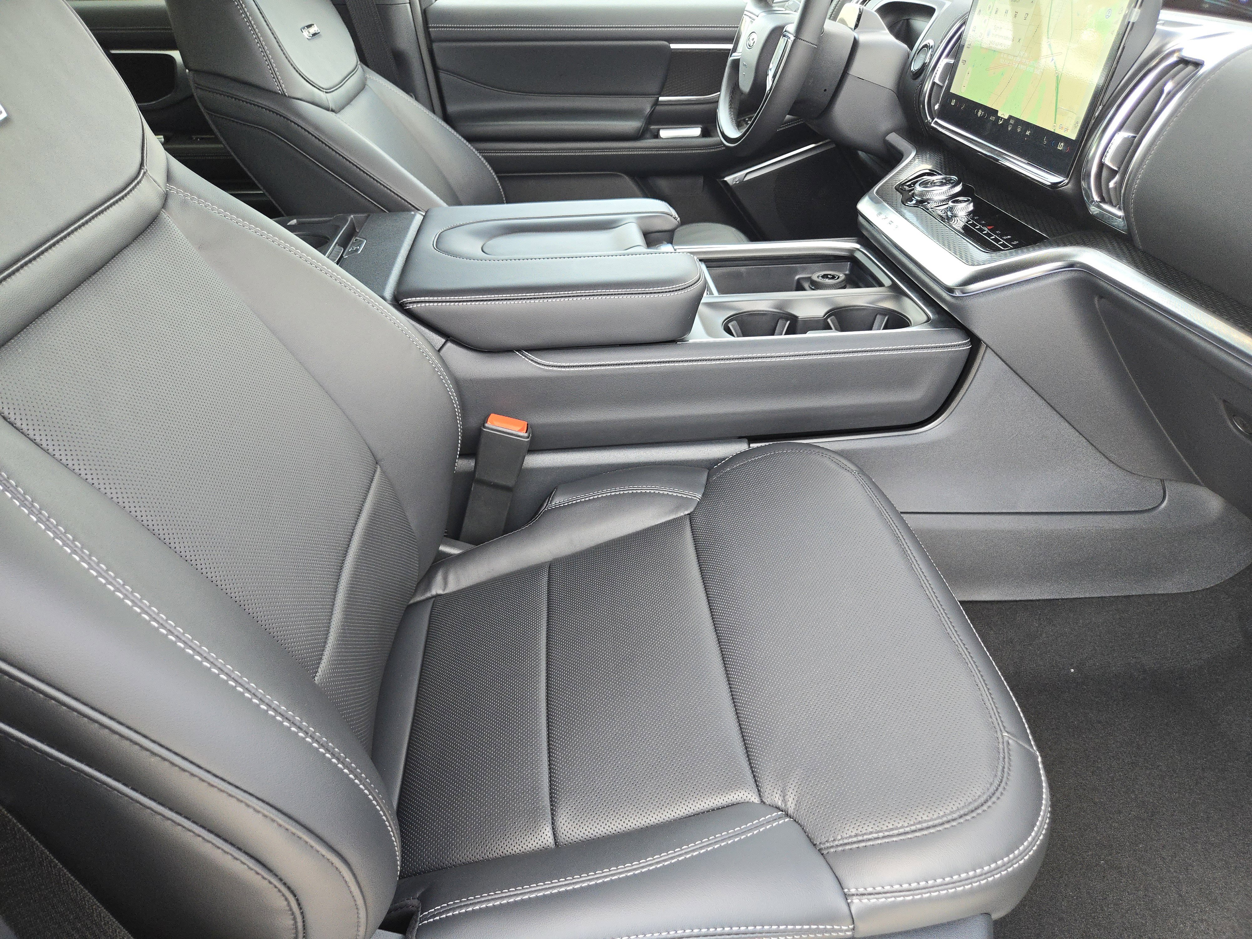 2025 Ford Expedition Platinum photo 11