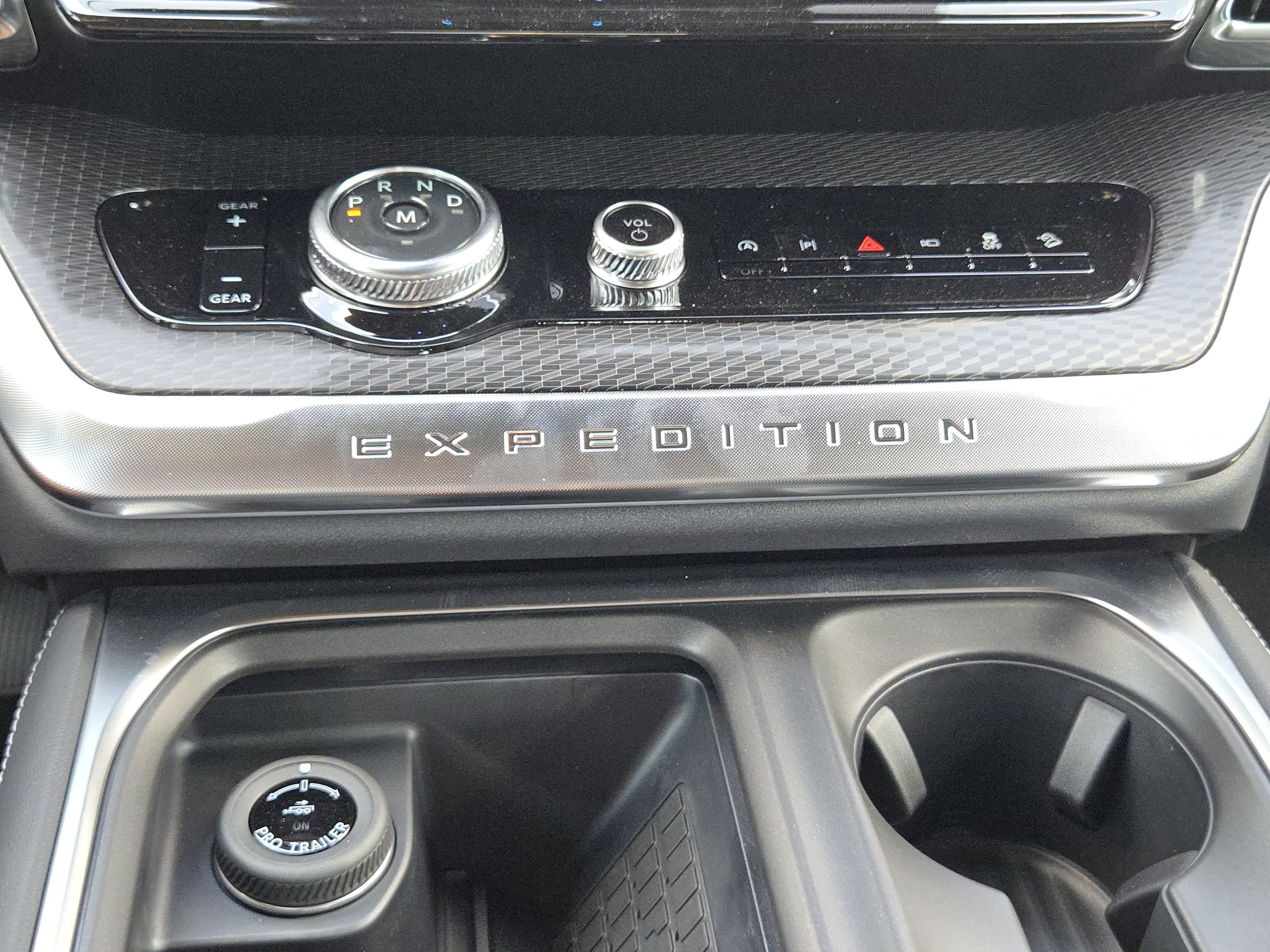 2025 Ford Expedition Platinum photo 16
