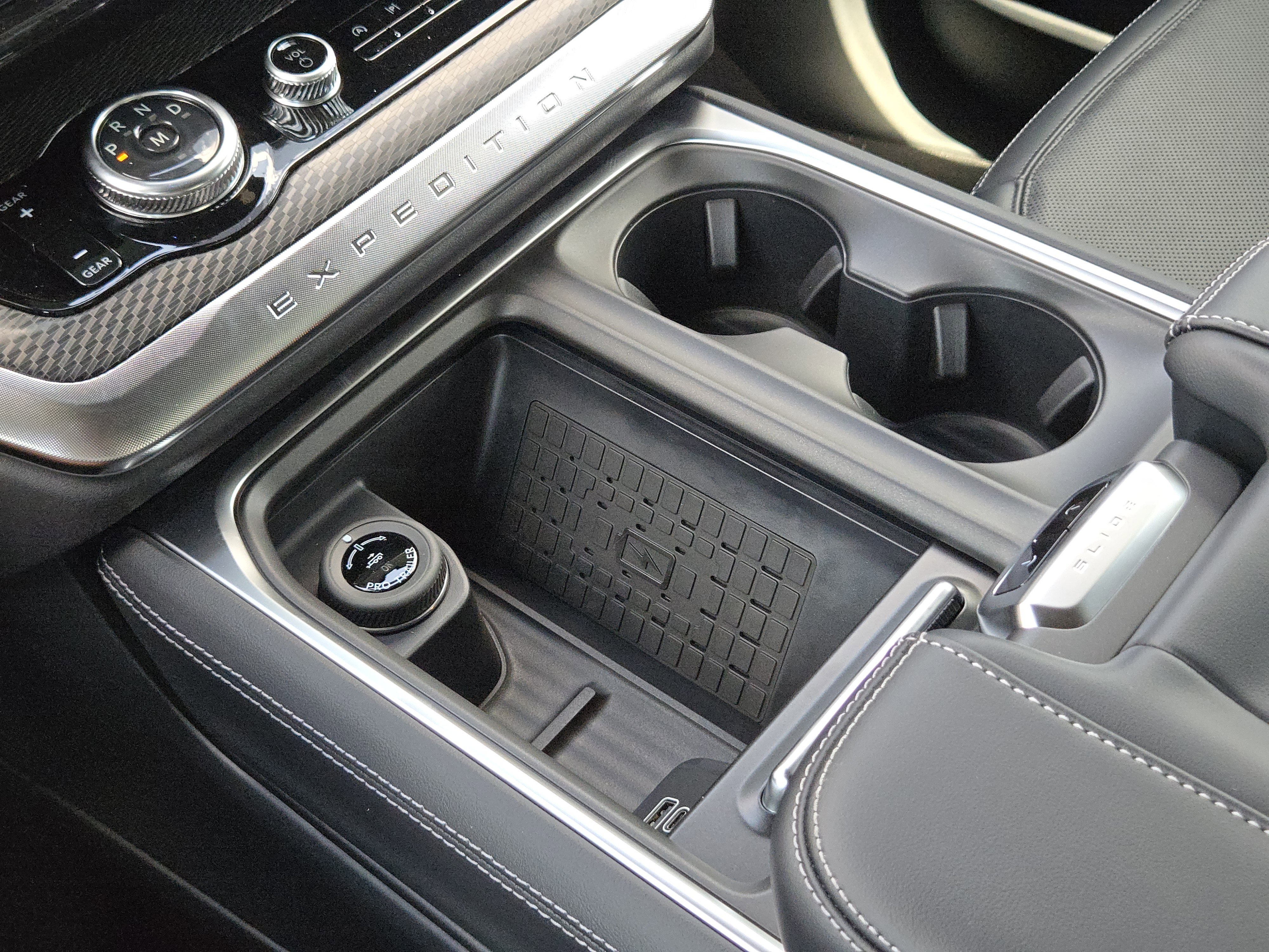 2025 Ford Expedition Platinum photo 17