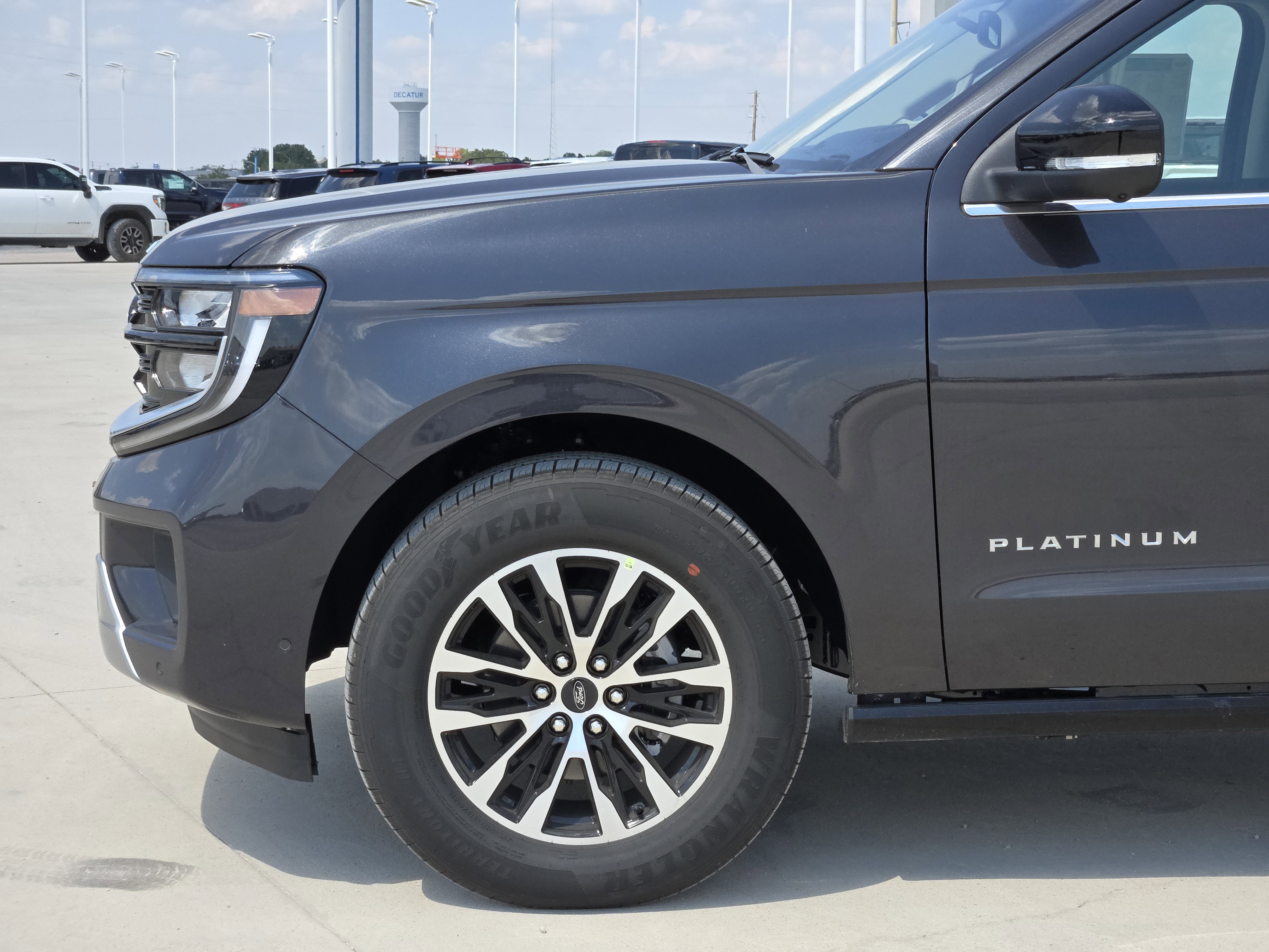 2025 Ford Expedition Platinum photo 4