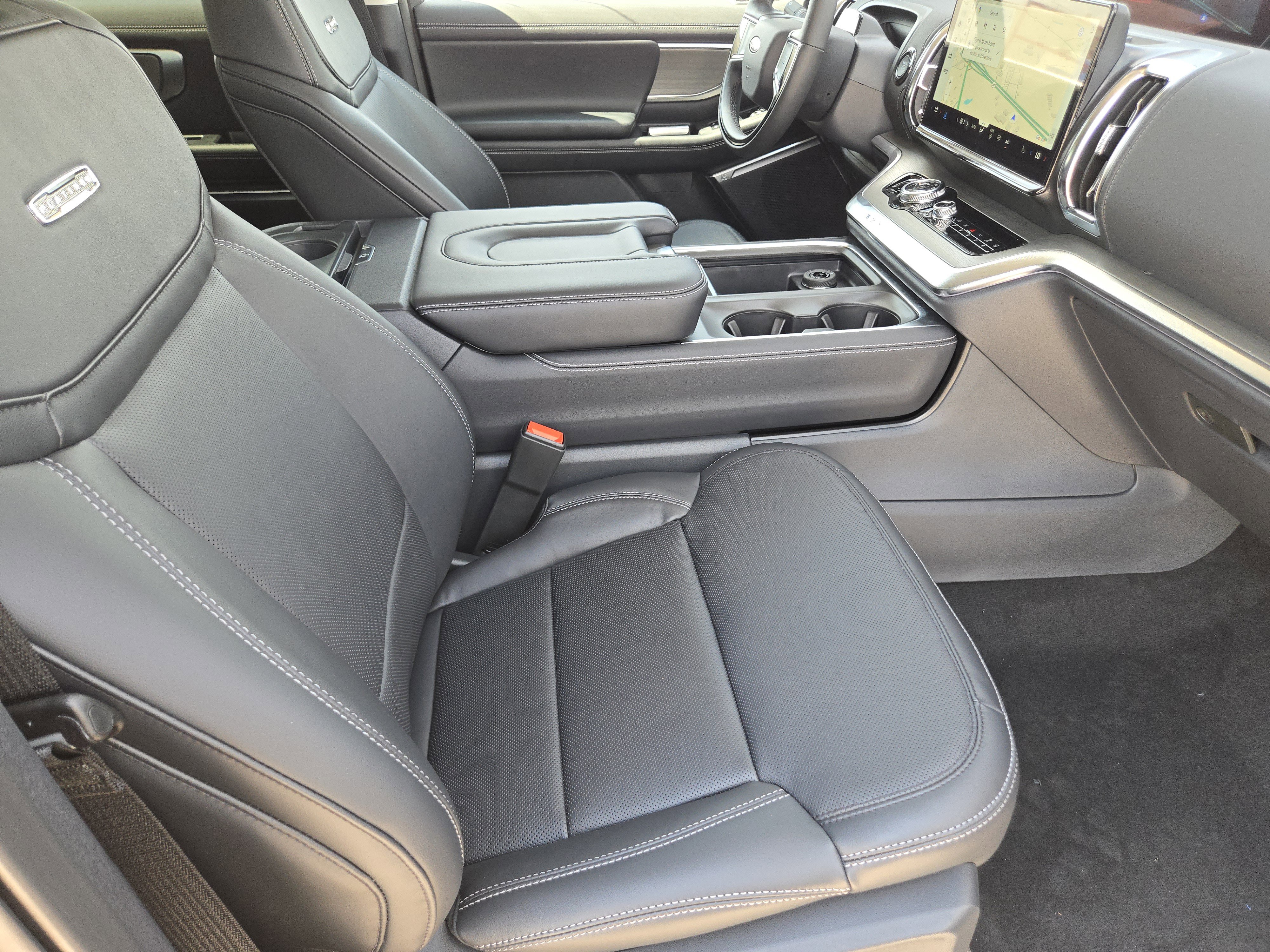 2025 Ford Expedition Platinum photo 9