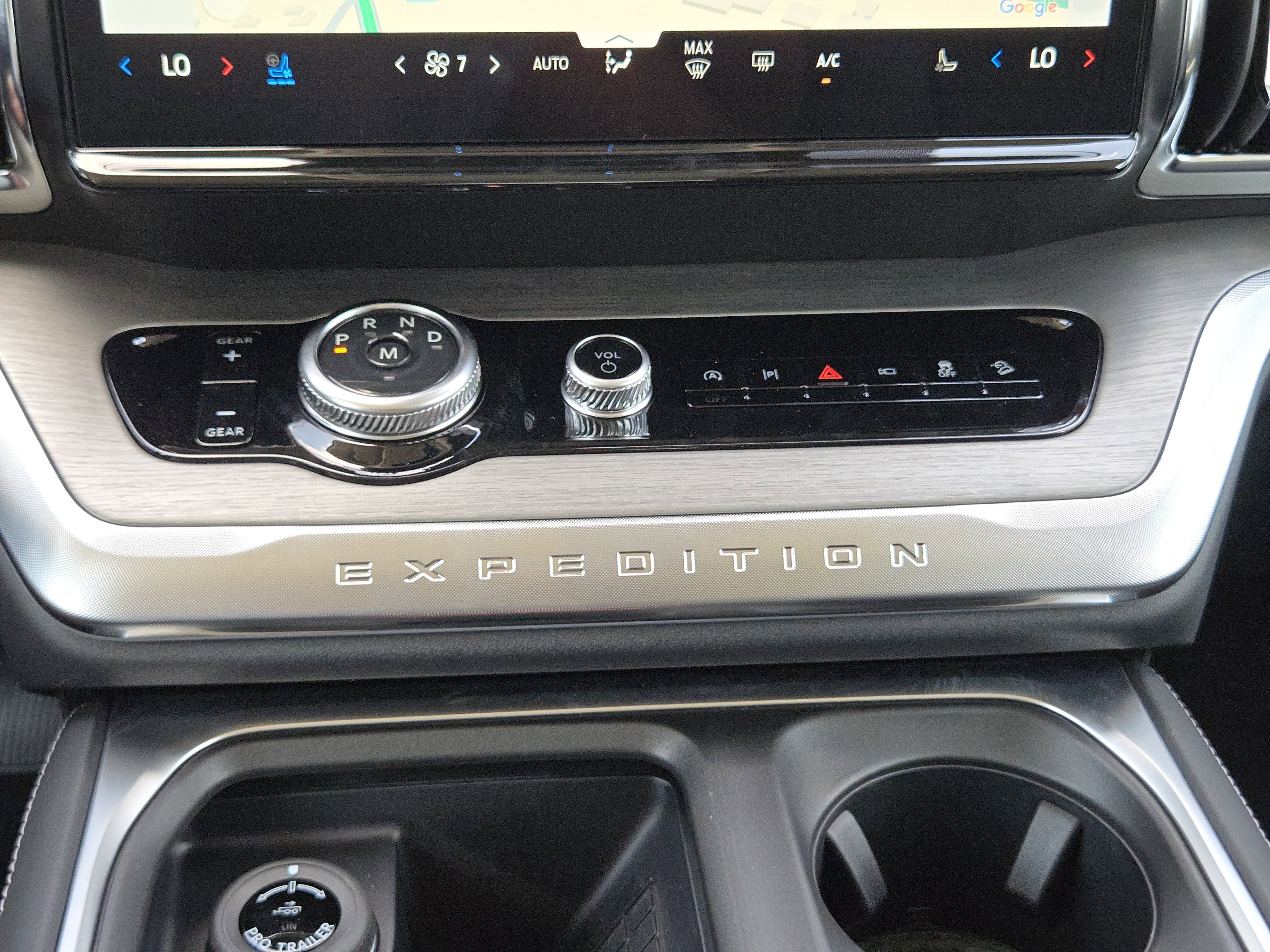 2025 Ford Expedition Platinum photo 13