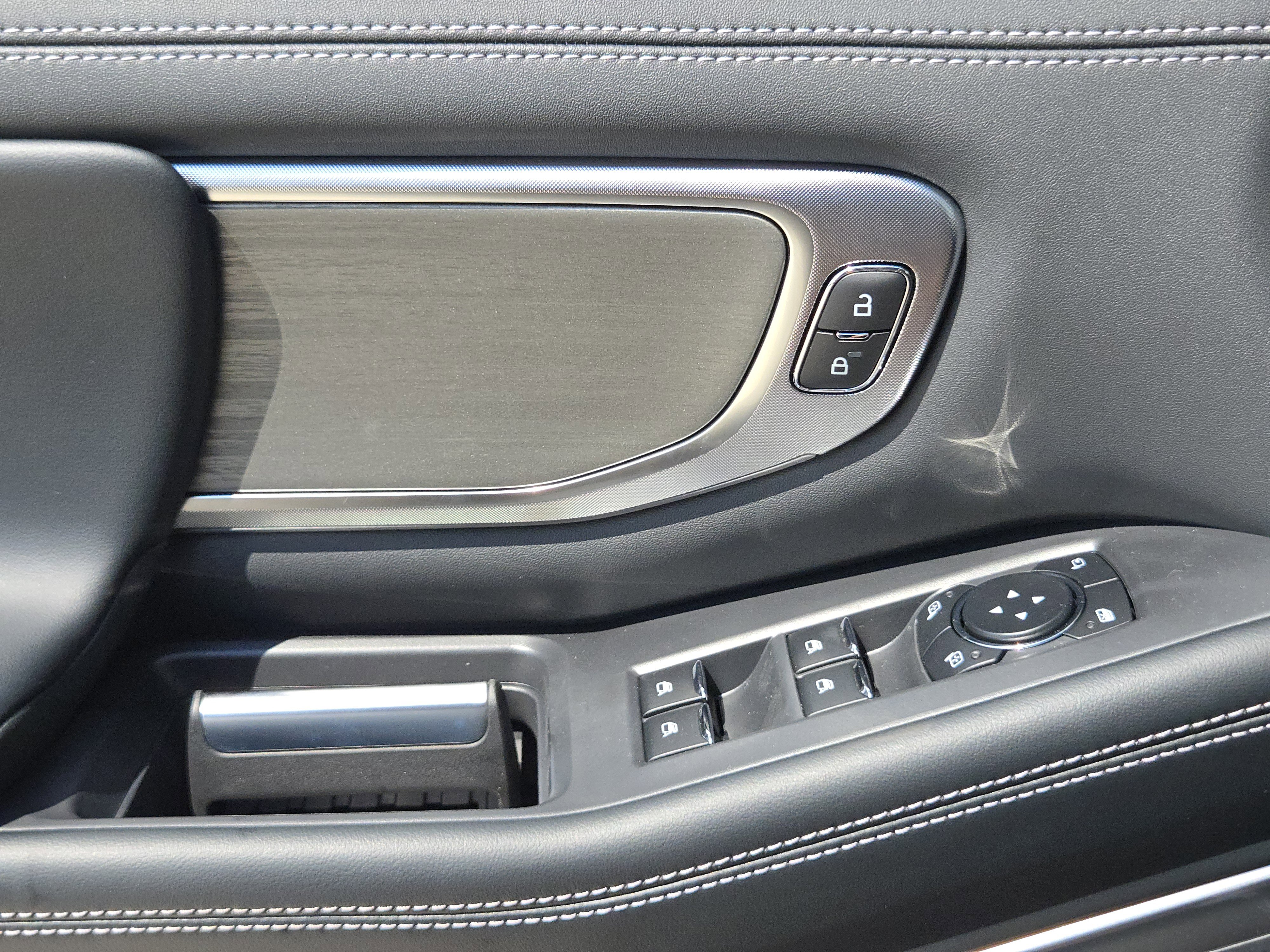 2025 Ford Expedition Platinum photo 16