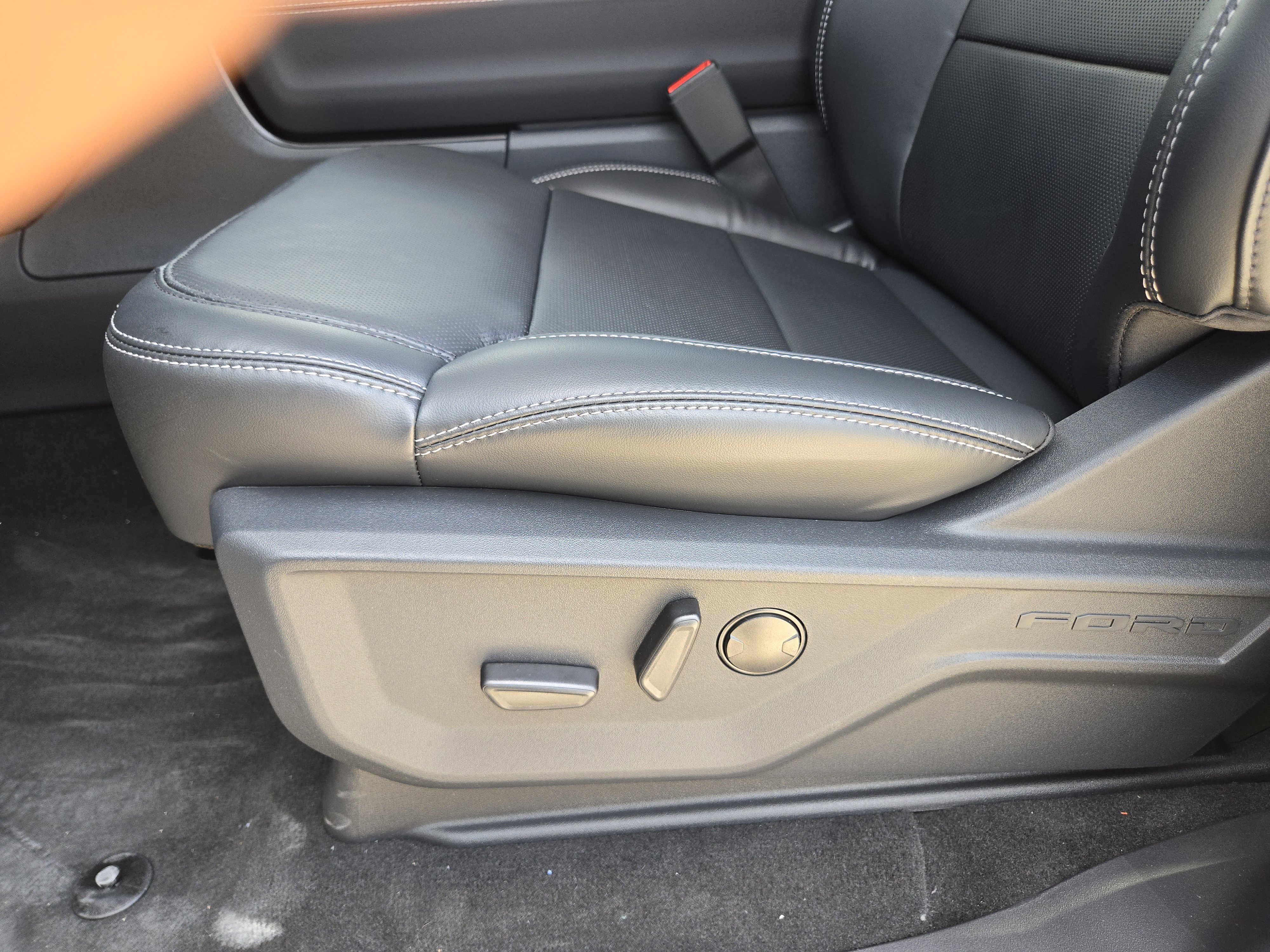 2025 Ford Expedition Platinum photo 18