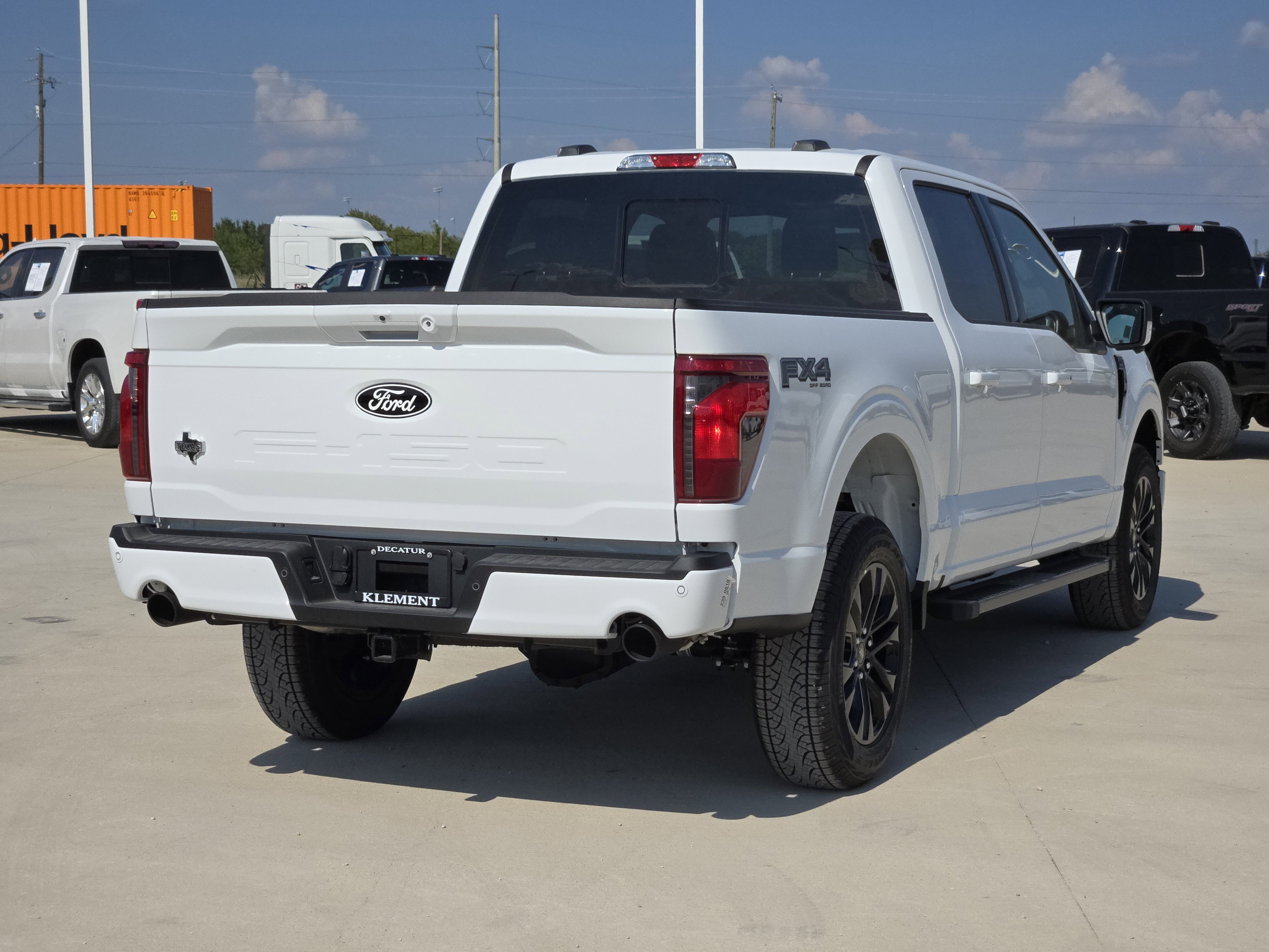 2025 Ford F-150 XLT photo 2