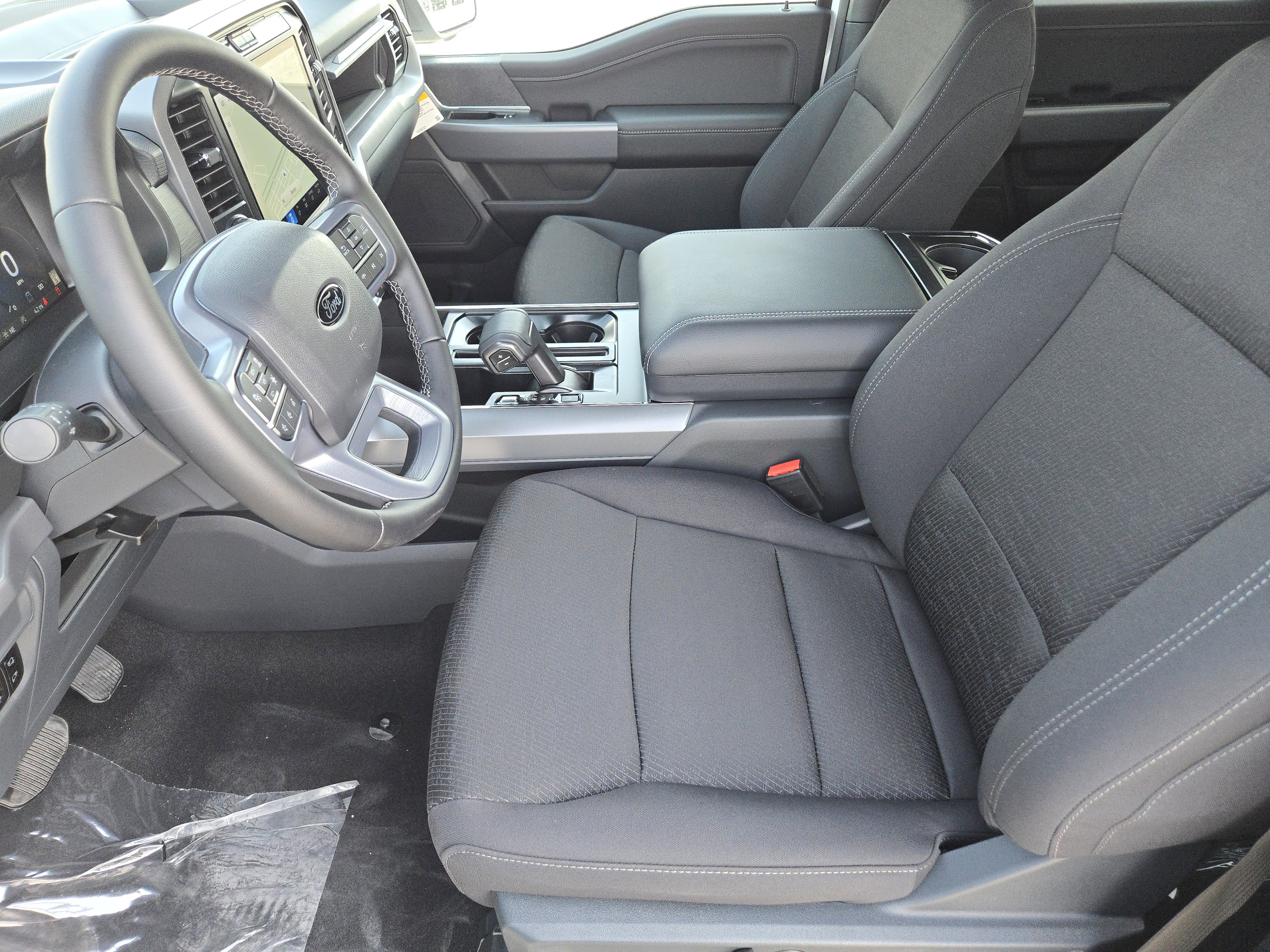 2025 Ford F-150 XLT photo 8