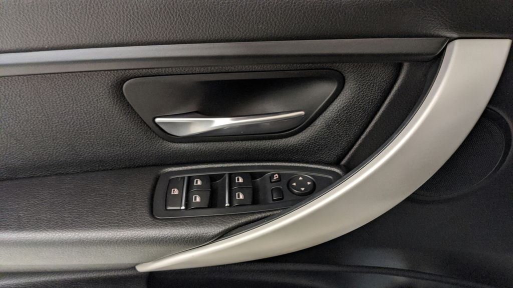 2018 Bmw 320i xDrive Sedan photo 32