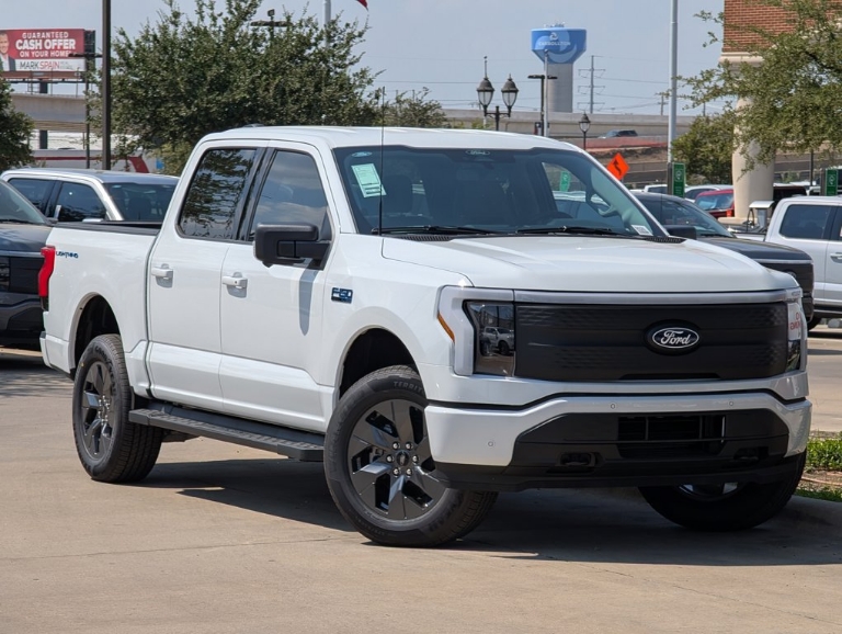 2025 Ford F-150 Lightning Flash