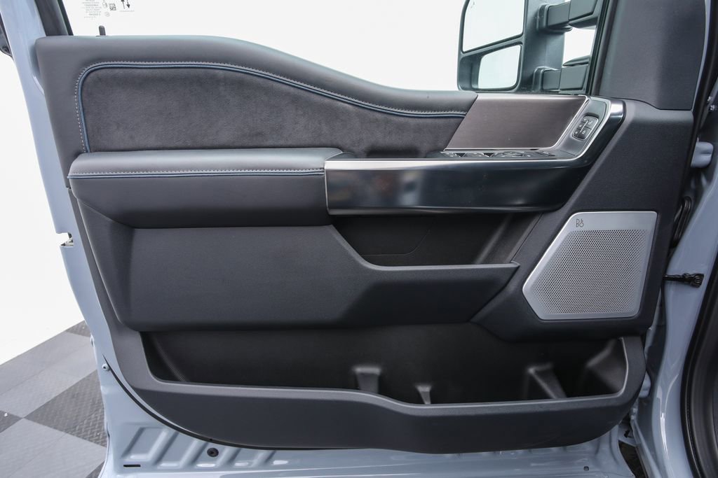 2026 Ford F-250 Platinum photo 9
