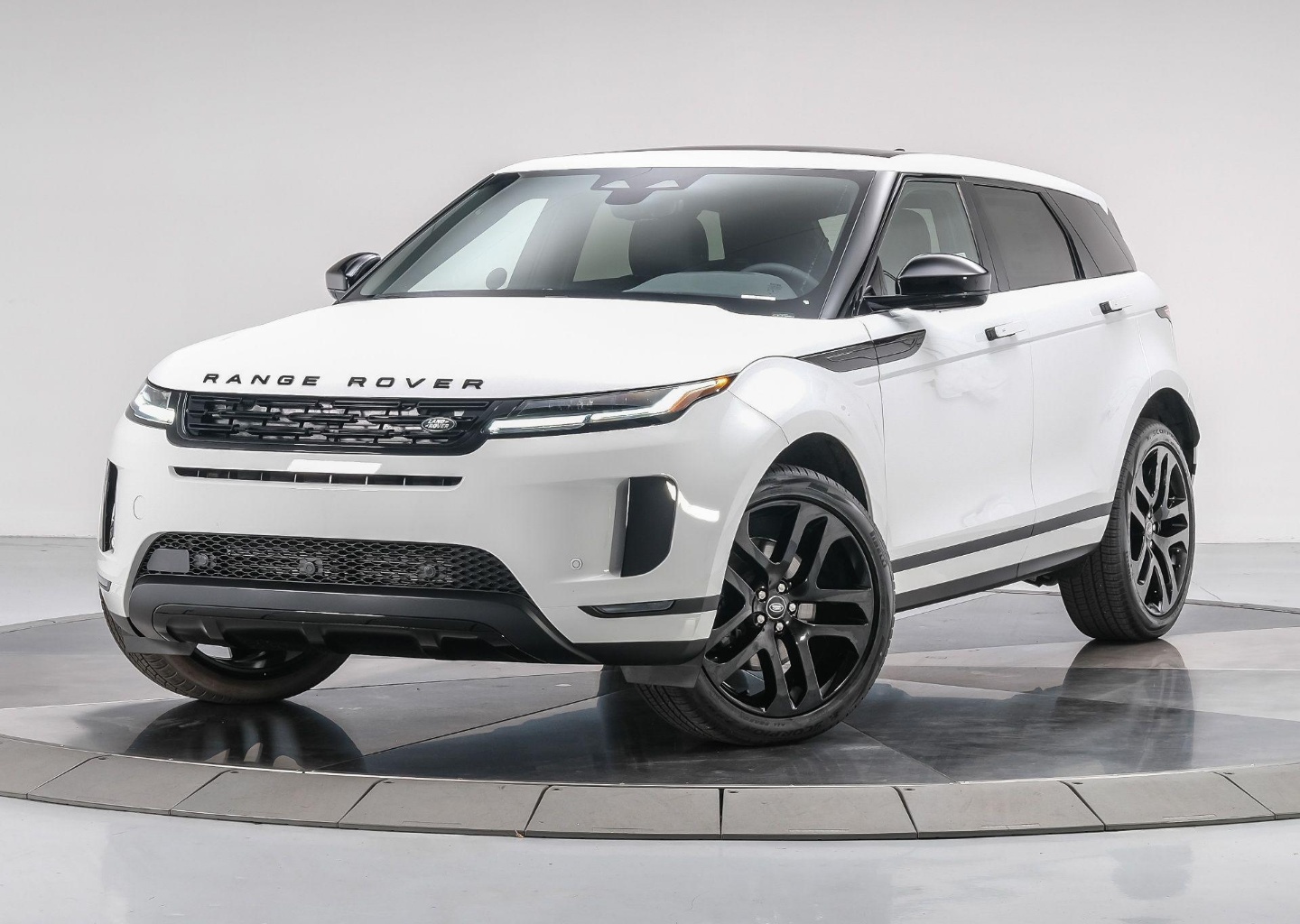 2026 Land Rover Range Rover Evoque S's photo