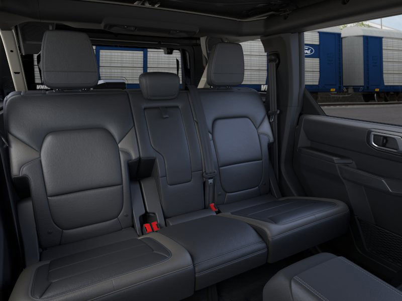 2025 Ford Bronco Outer Banks photo 9