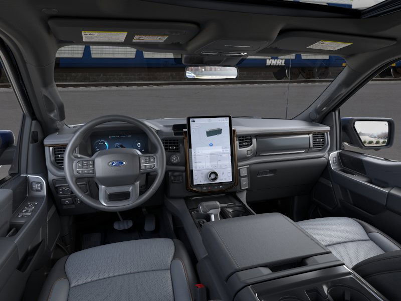 2025 Ford F-150 Lightning Lariat photo 7