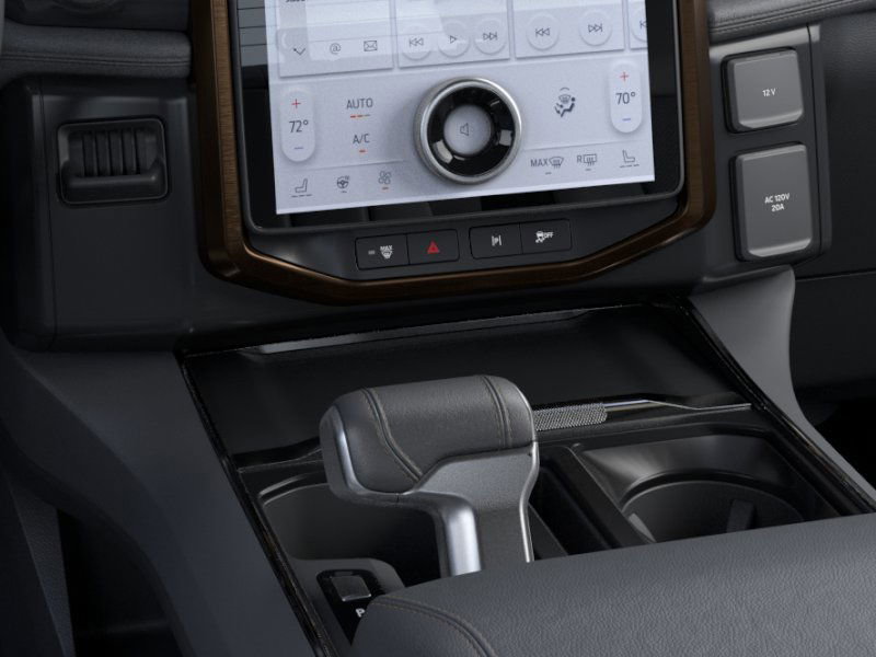 2025 Ford F-150 Lightning Lariat photo 13
