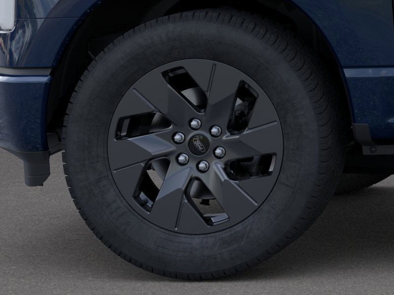 2025 Ford F-150 Lightning Lariat photo 17