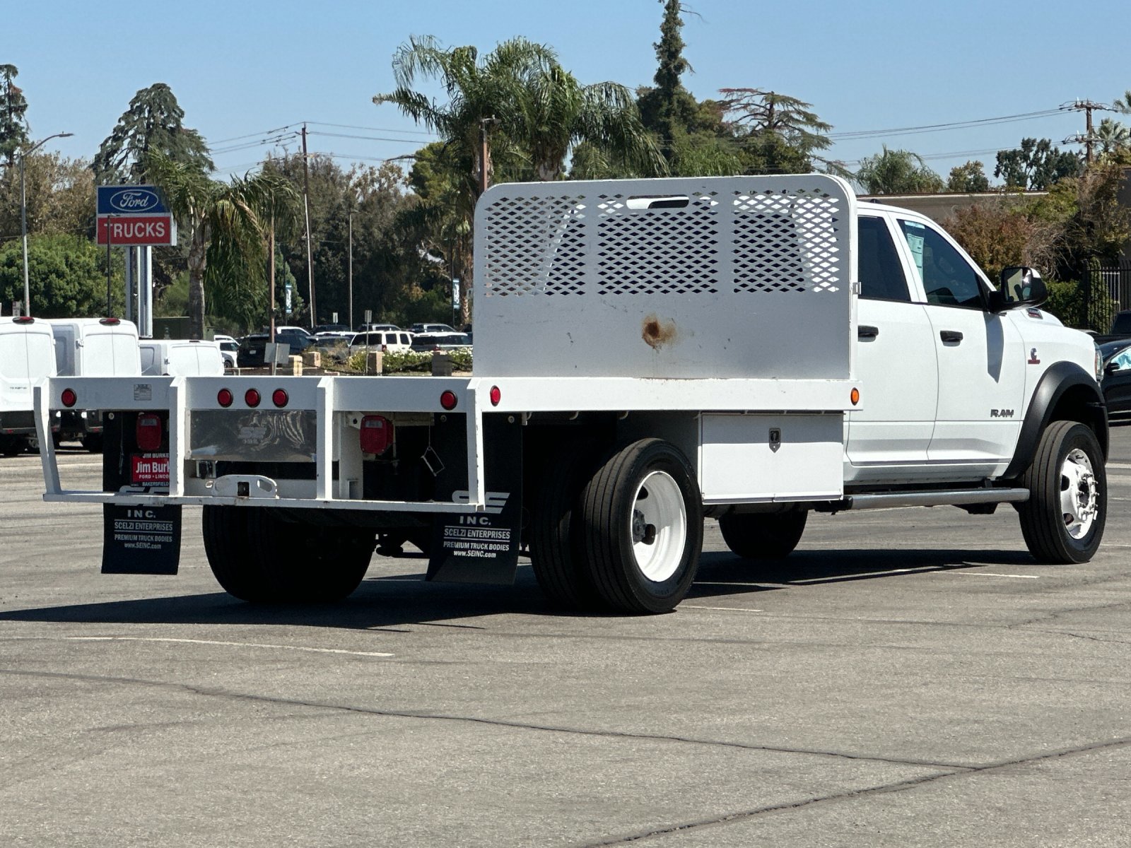2022 Ram 5500 Tradesman photo 3