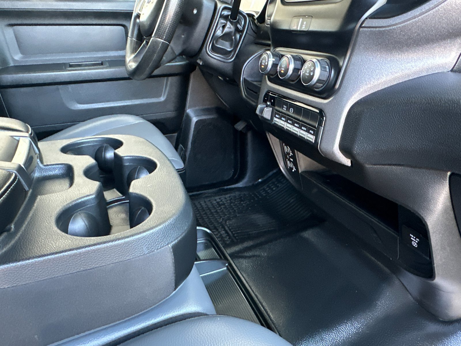 2022 Ram 5500 Tradesman photo 14