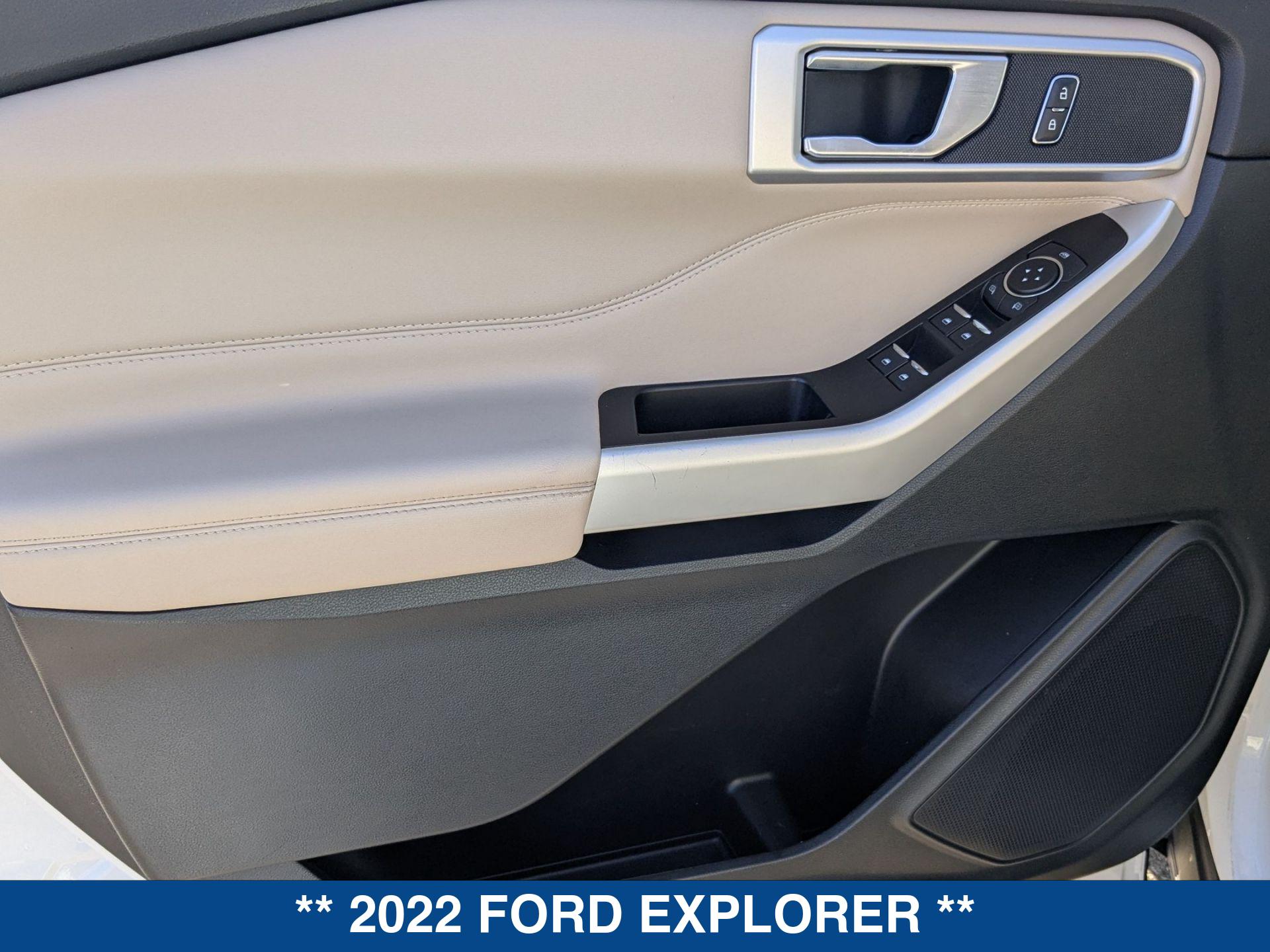 2022 Ford Explorer XLT photo 9