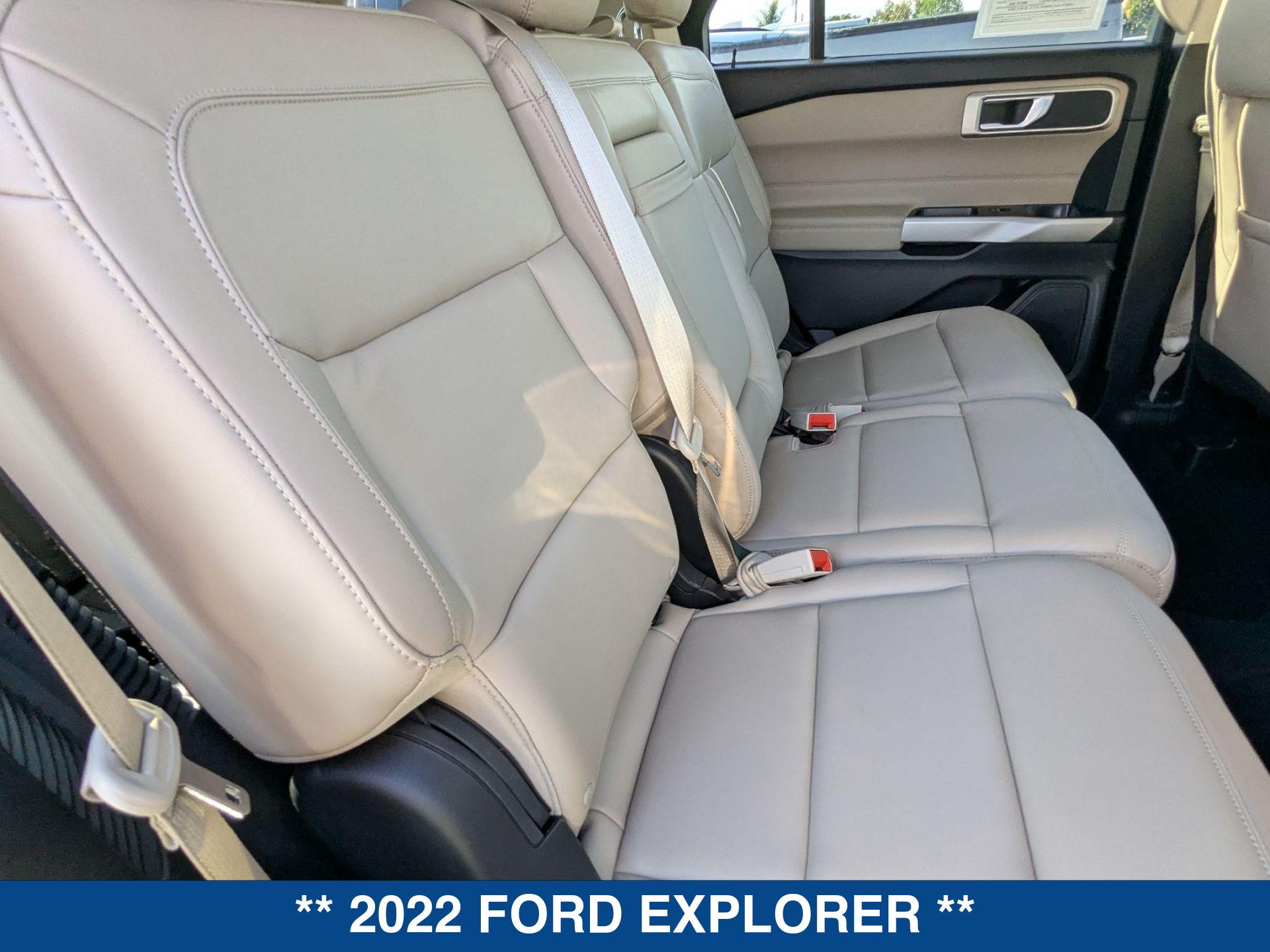 2022 Ford Explorer XLT photo 19
