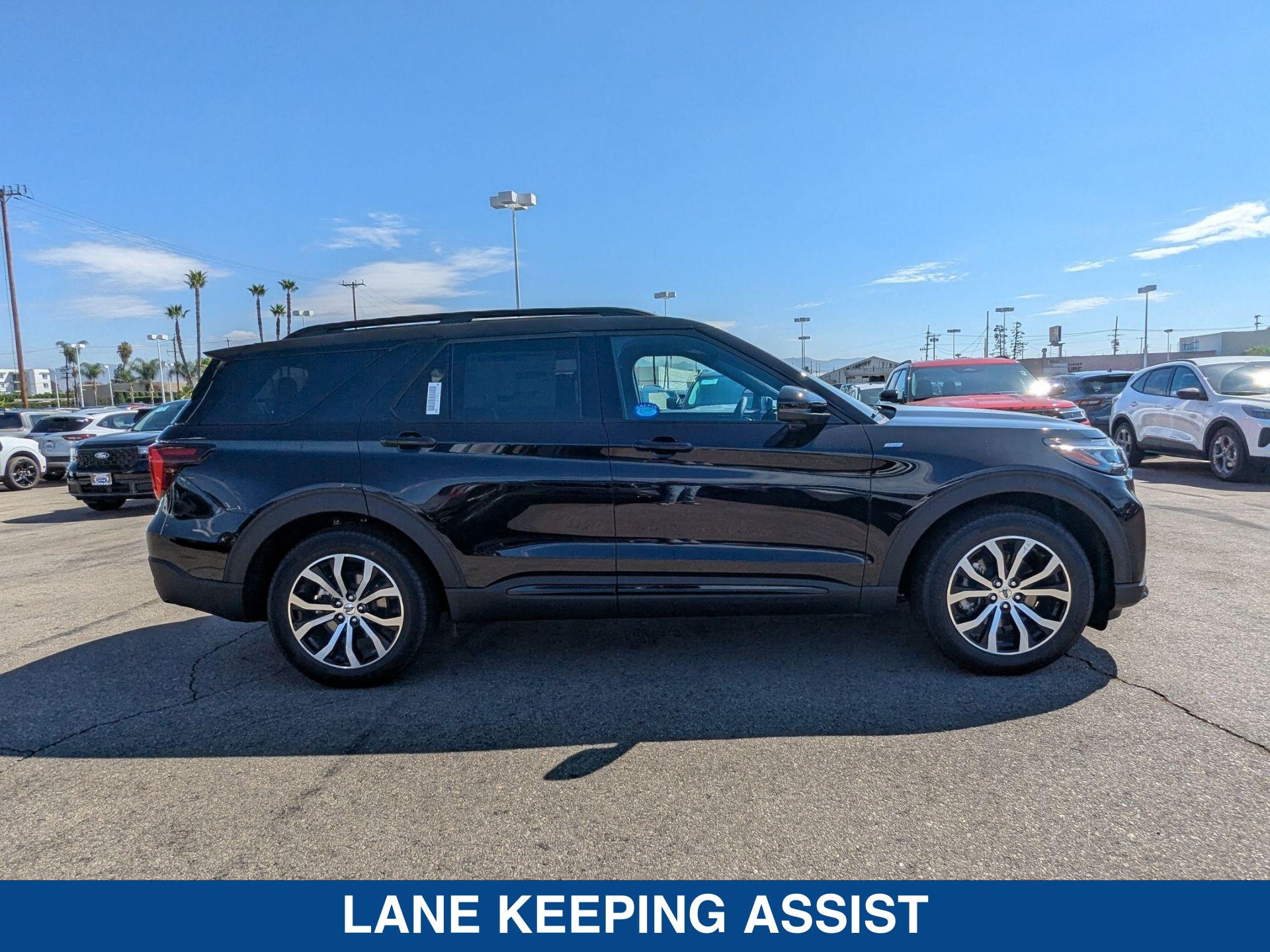 2025 Ford Explorer ST ST-Line photo 9