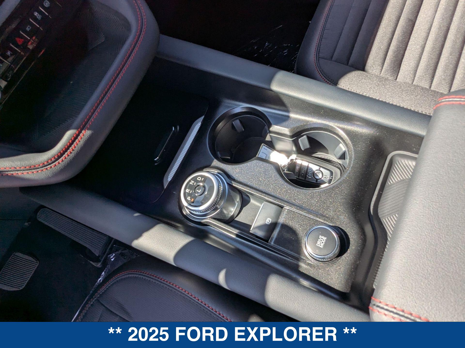 2025 Ford Explorer ST ST-Line photo 18