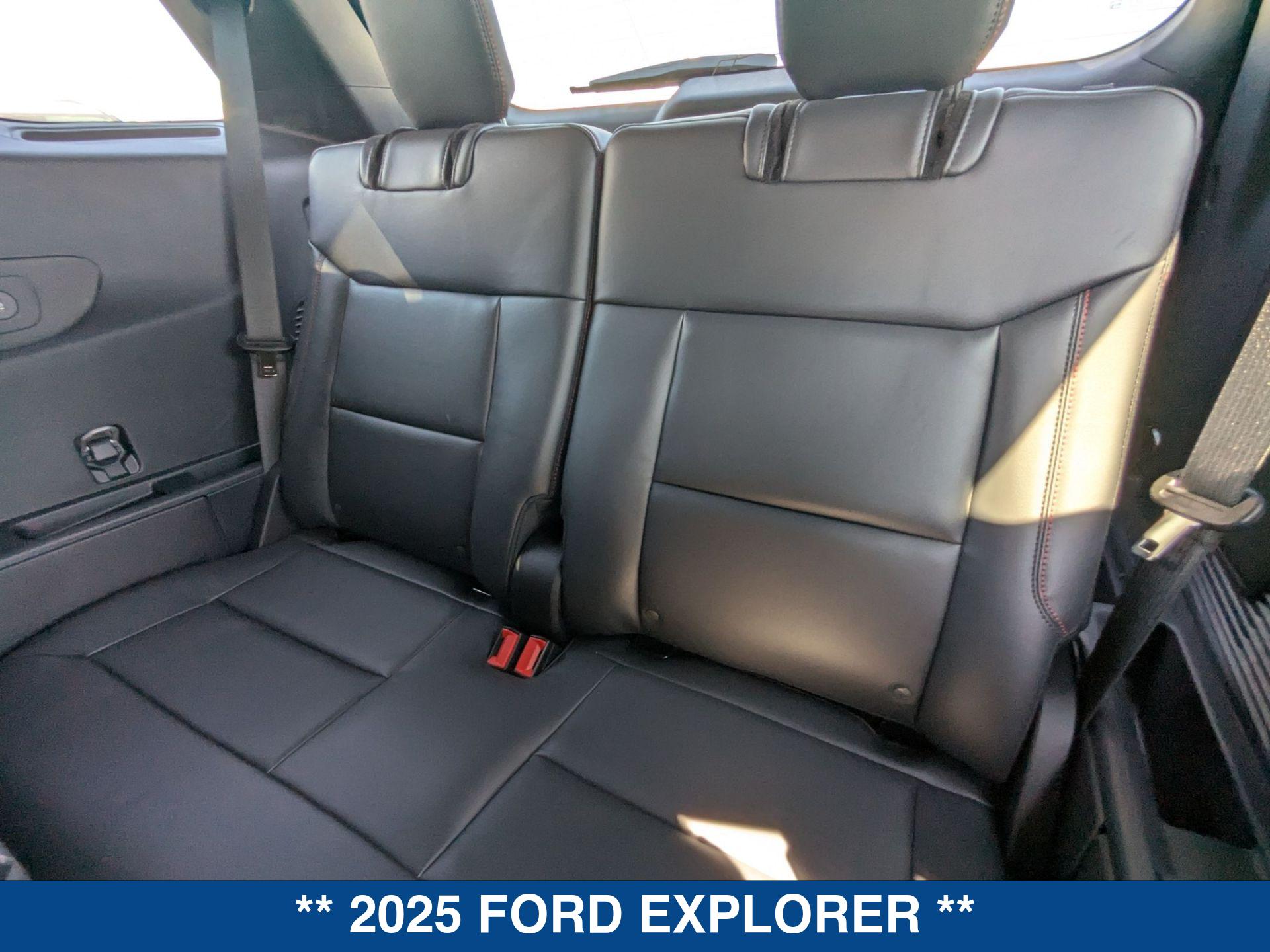 2025 Ford Explorer ST ST-Line photo 22