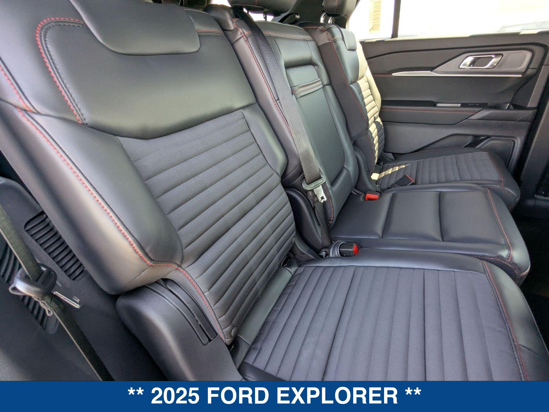 2025 Ford Explorer ST ST-Line photo 23