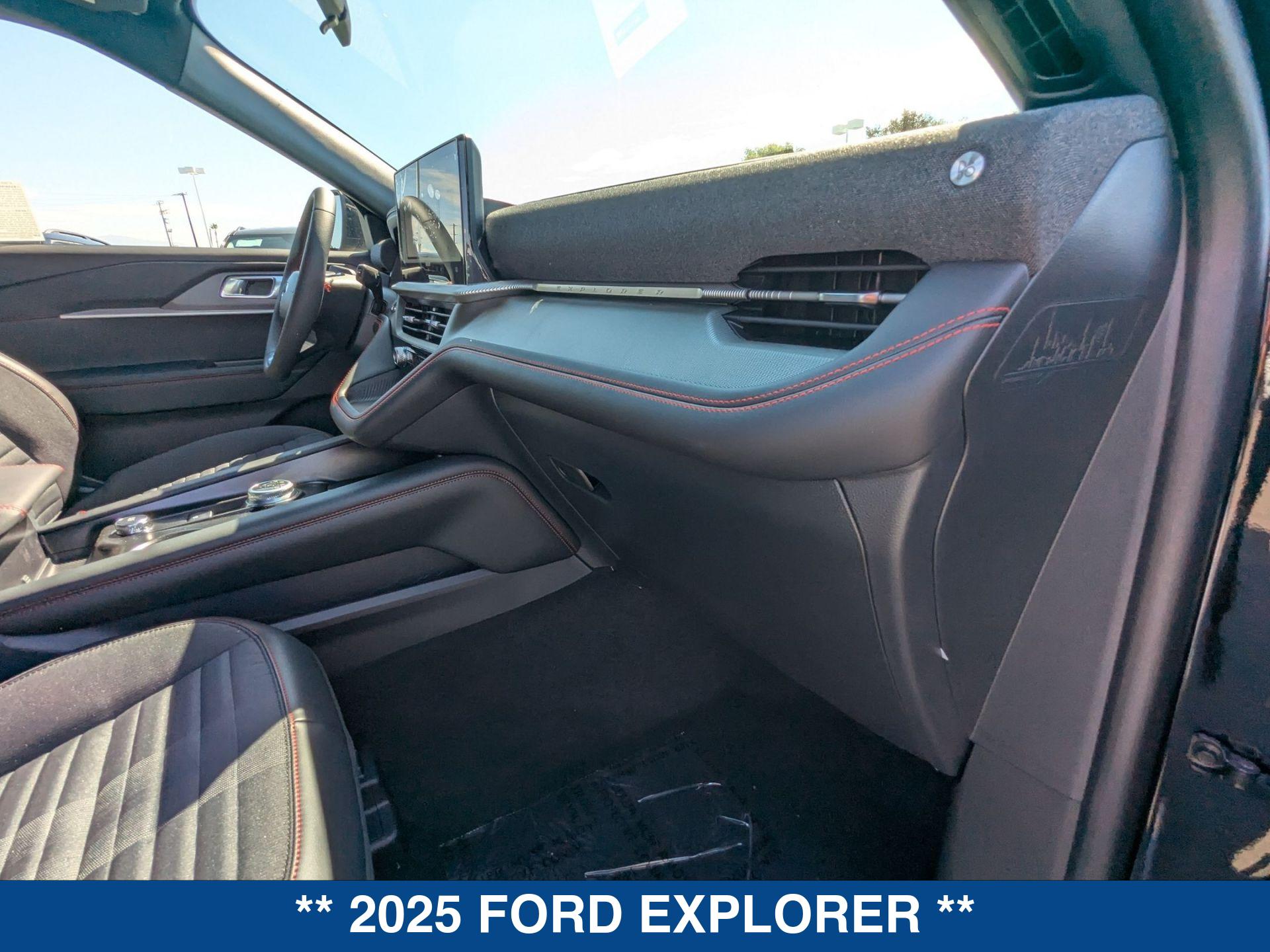 2025 Ford Explorer ST ST-Line photo 24