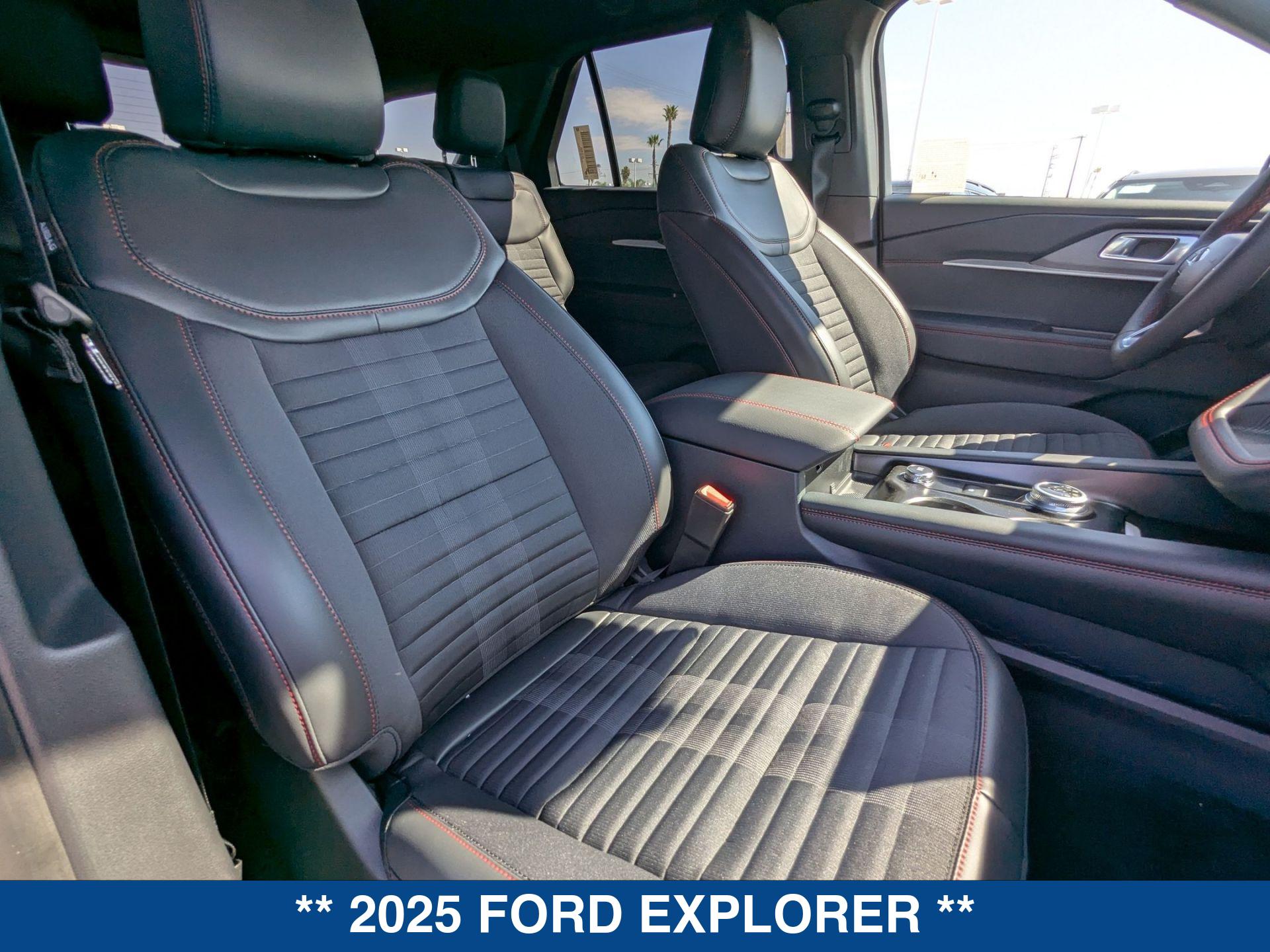 2025 Ford Explorer ST ST-Line photo 25
