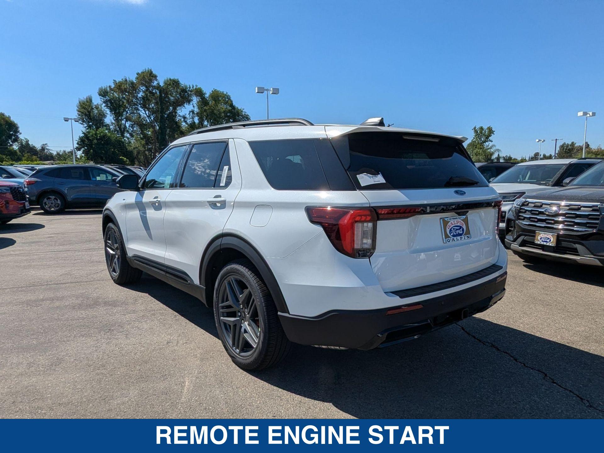 2025 Ford Explorer ST ST-Line photo 6
