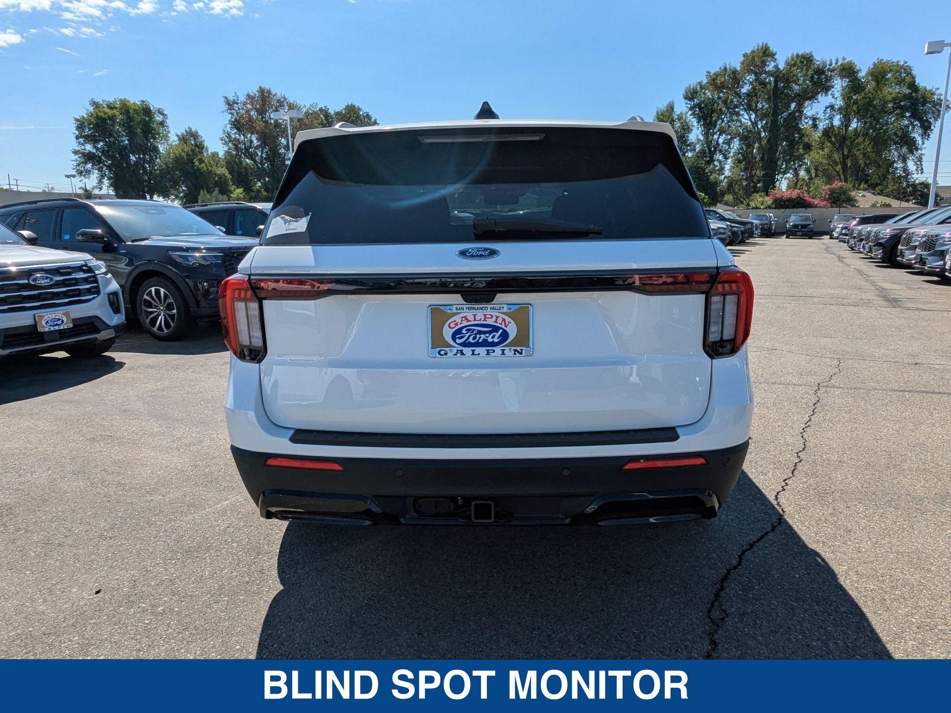 2025 Ford Explorer ST ST-Line photo 7