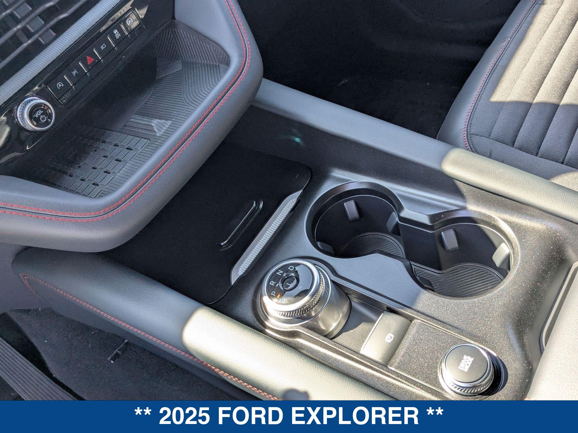 2025 Ford Explorer ST ST-Line photo 18